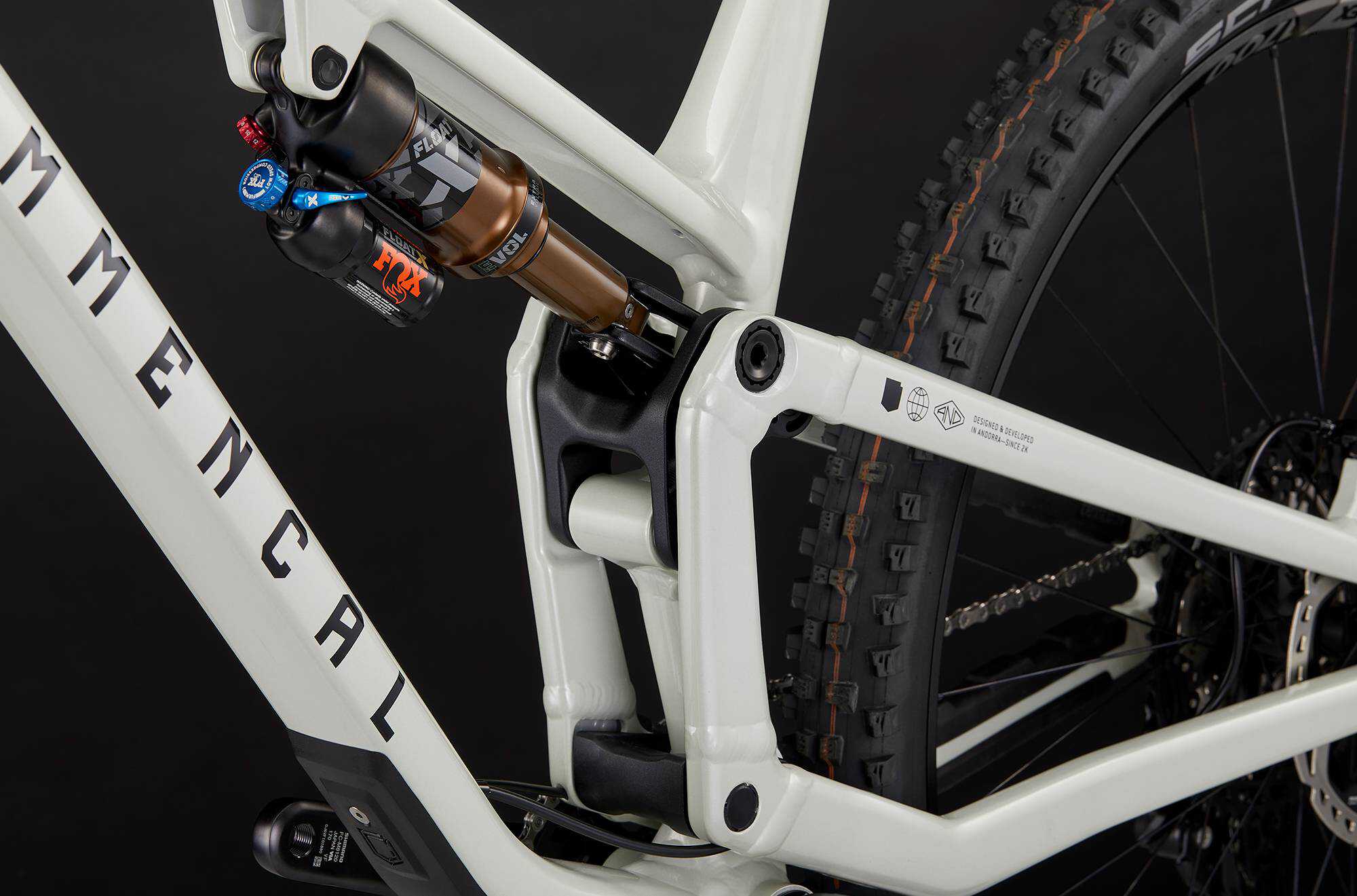 COMMENCAL META V5 SIGNATURE CLEAR SILVER image large number 8