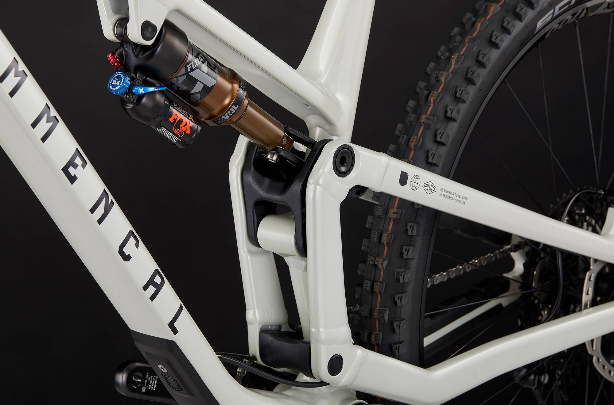 COMMENCAL META V5 SIGNATURE CLEAR SILVER image large number 8