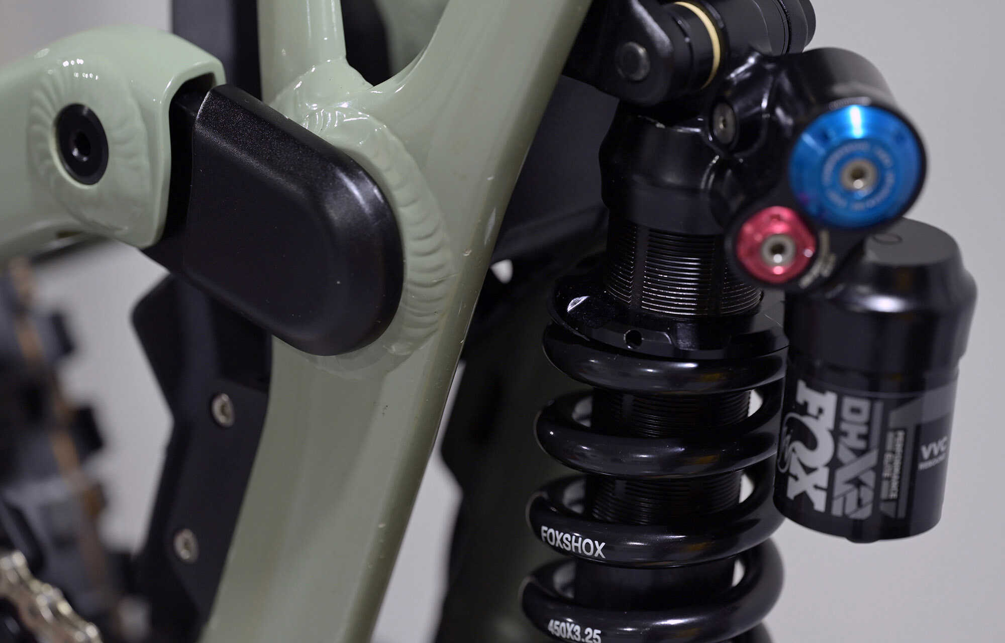 COMMENCAL SUPREME DH V5 ESSENTIAL HERITAGE GREEN - M (22150802) image large number 6