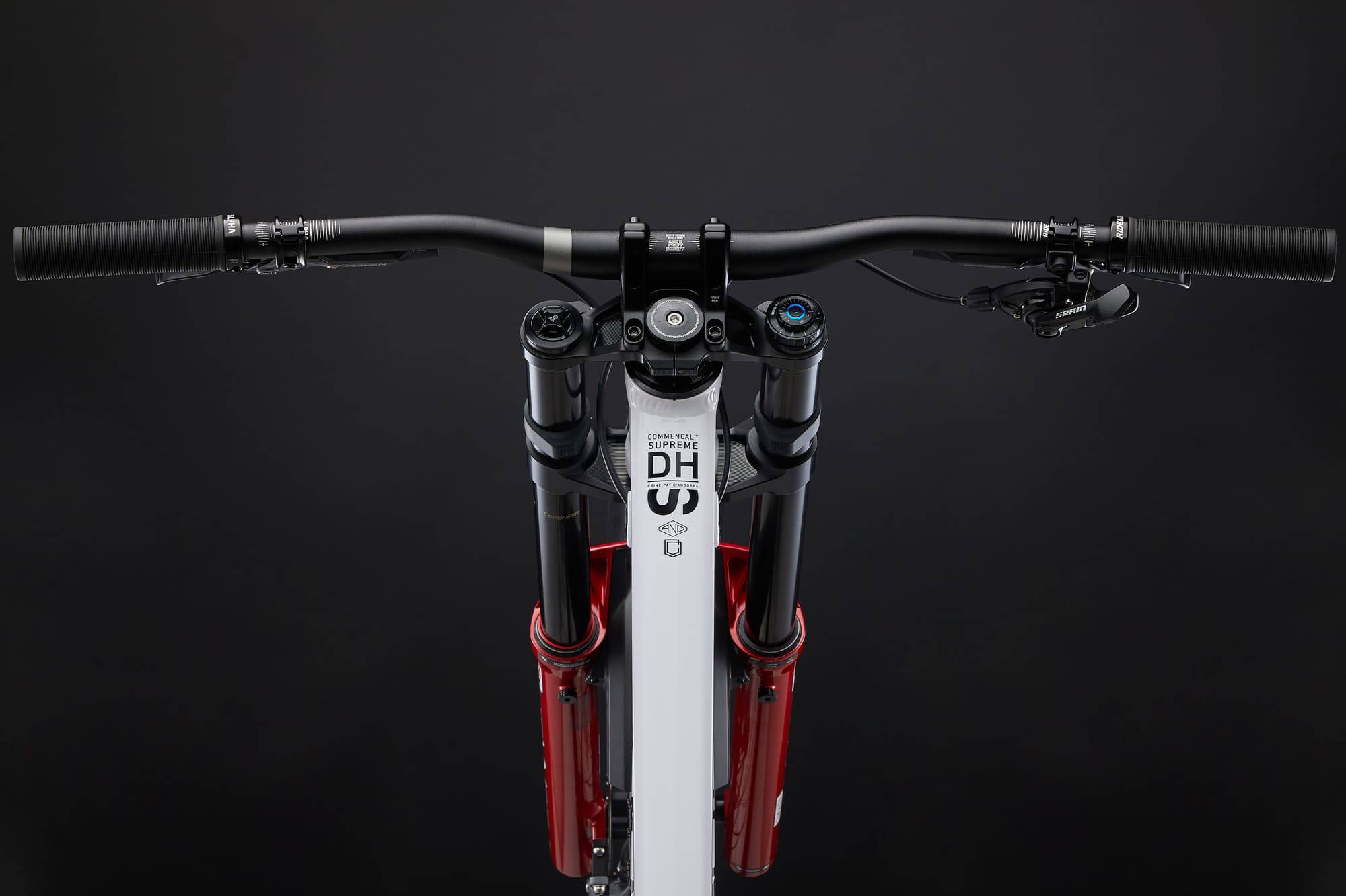 COMMENCAL SUPREME DH V5 ROCKSHOX PURE WHITE 2026 image large number 3