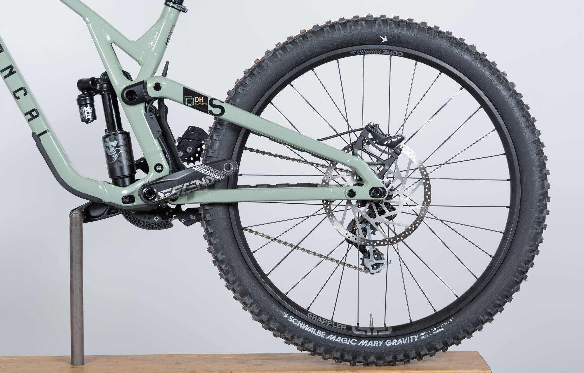 COMMENCAL SUPREME DH V5 ESSENTIAL HERITAGE GREEN - M (22150802) image large number 2
