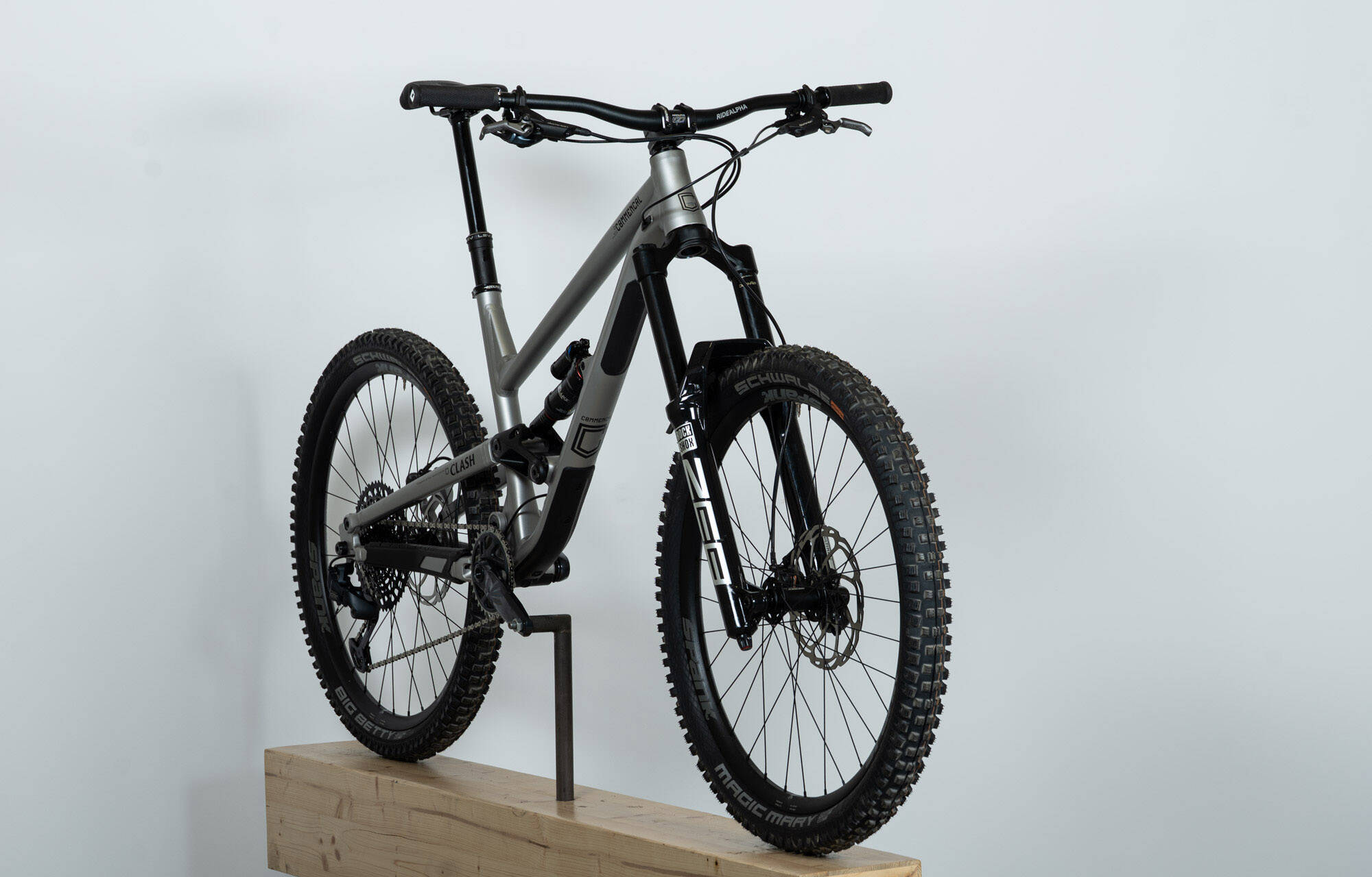 COMMENCAL CLASH RACE SILVER - L (22132103) image large number 2