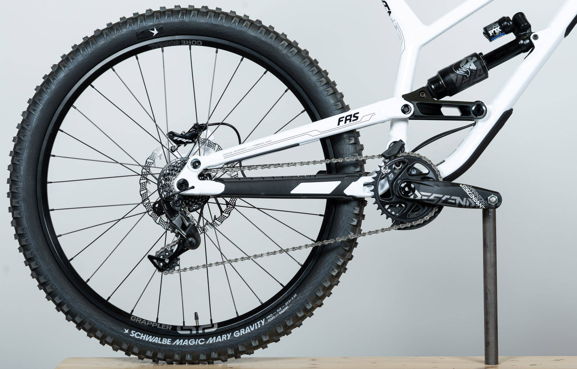 COMMENCAL FRS ESSENTIAL PURE WHITE - L (22150502) image large number 0