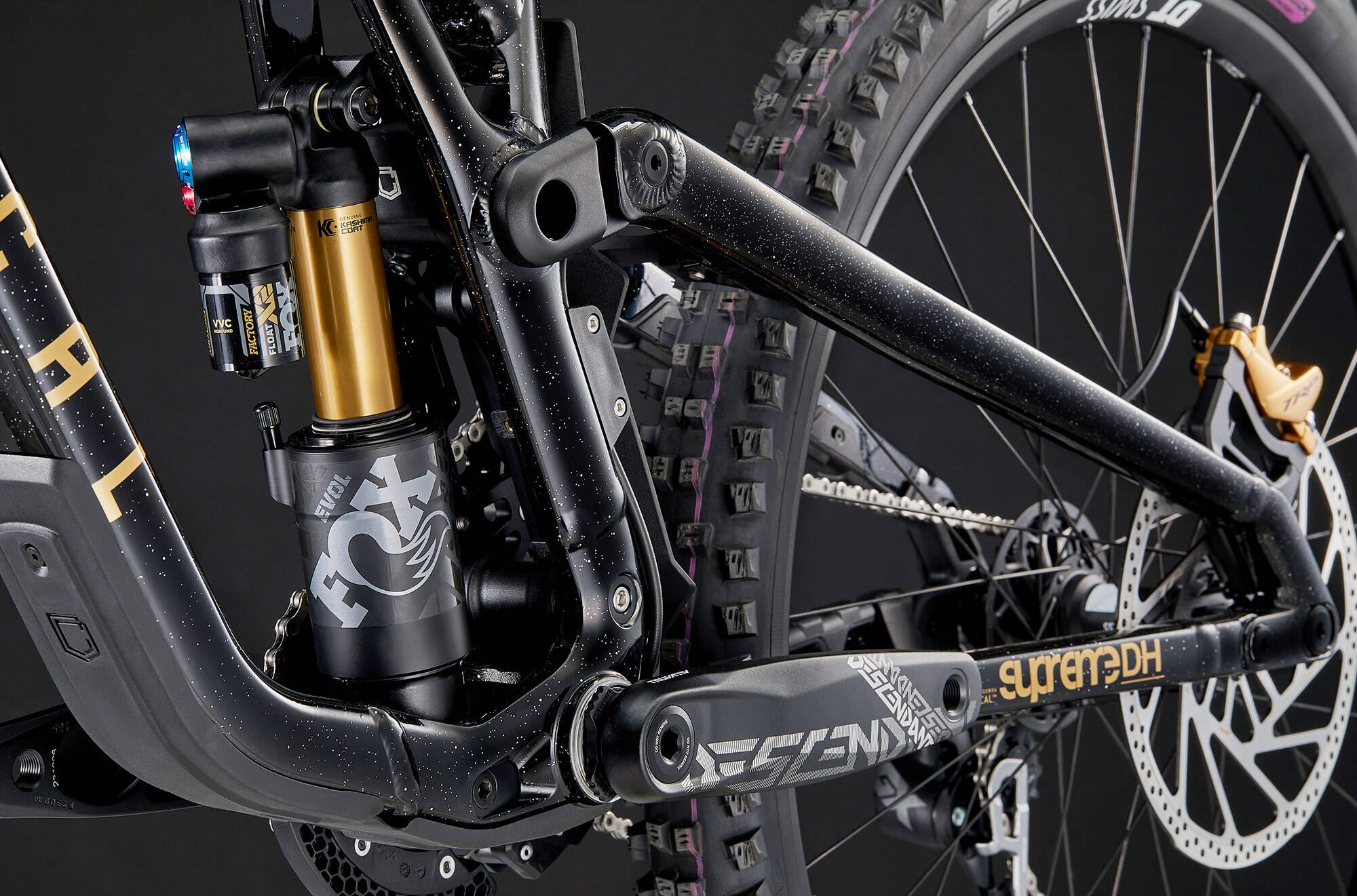 COMMENCAL SUPREME DH V5 SIGNATURE LTD GLITTERY BLACK 2025 image large number 6