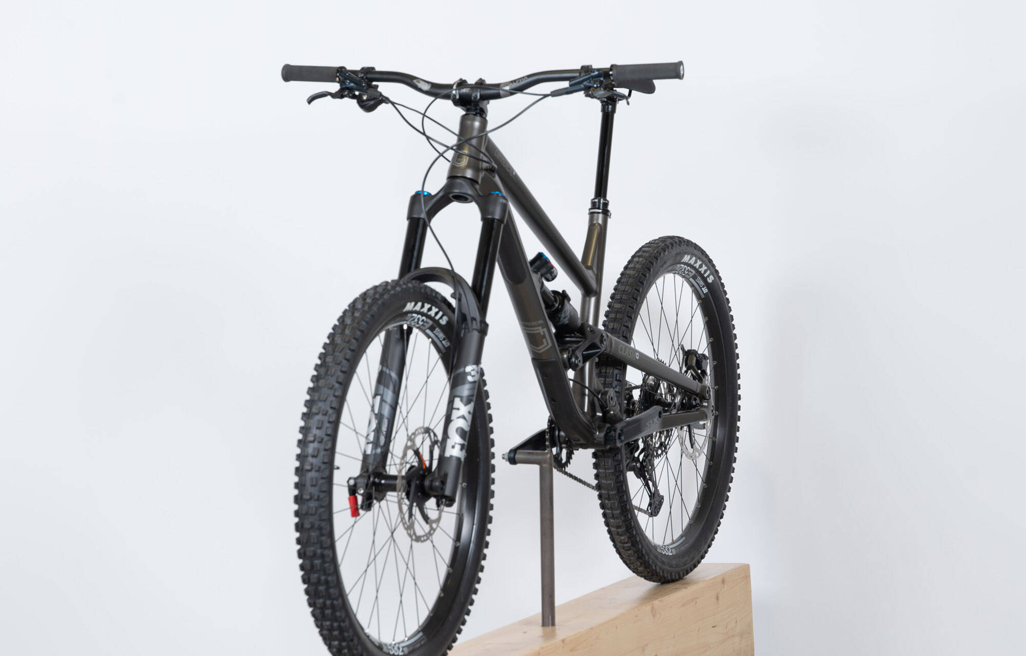 COMMENCAL CLASH ESSENTIAL DARK SLATE - L (22131303) image large number 4