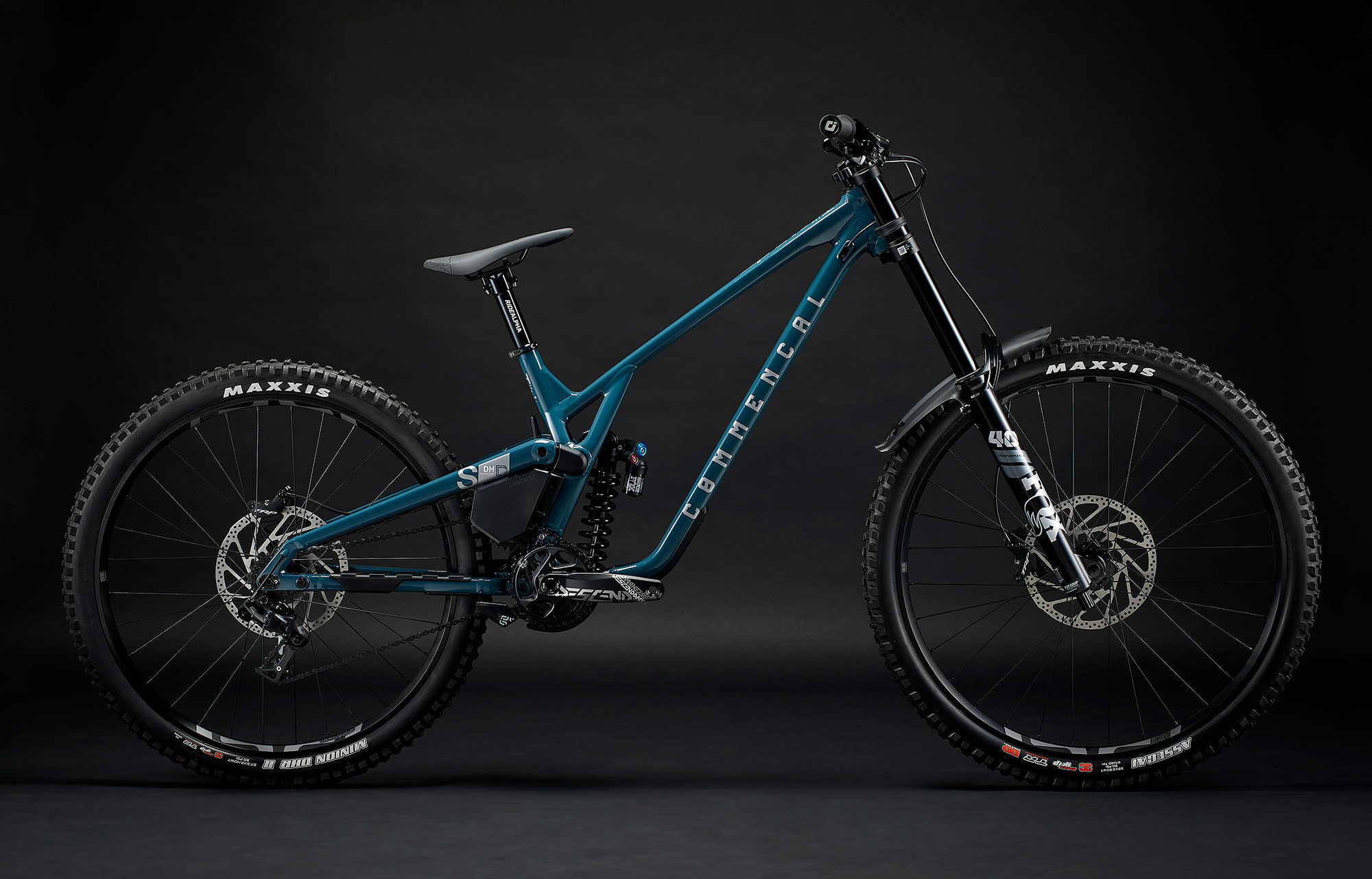 COMMENCAL SUPREME DH V5 ESSENTIAL AQUA BLUE | High-Performance