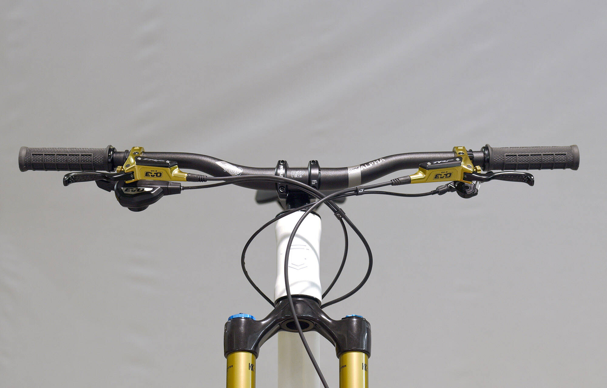 COMMENCAL META V5 CLEAR SILVER [COMMENCAL TEAM] ALC - S (24100019) image large number 3
