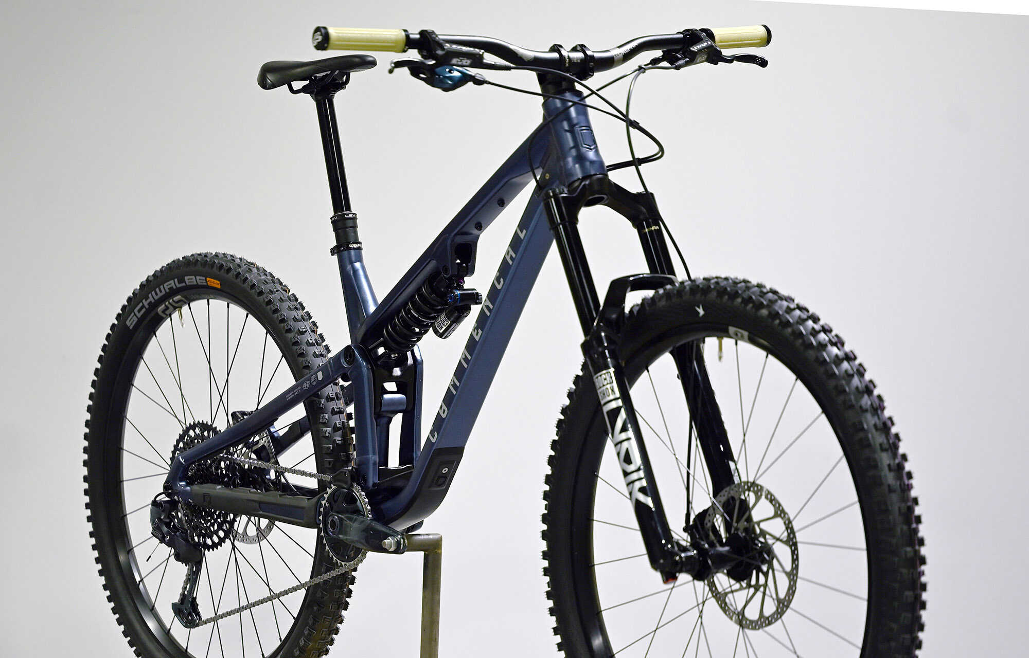 COMMENCAL META V5 RACE SPARKLY BLUE - M (23121302) image large number 3