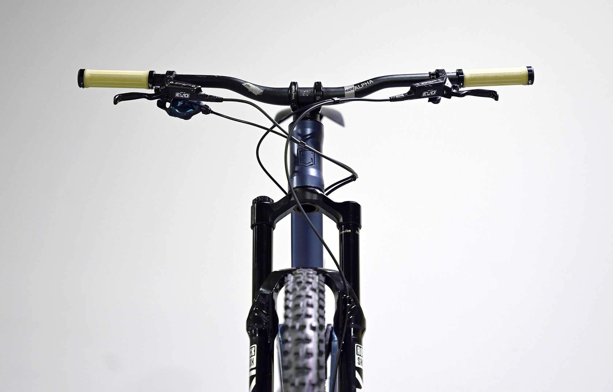 COMMENCAL META V5 RACE SPARKLY BLUE - M (23121302) image large number 2