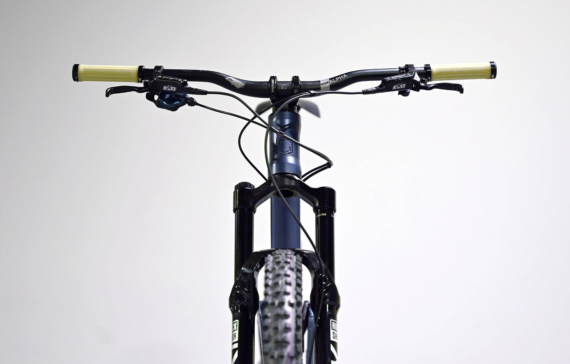 COMMENCAL META V5 RACE SPARKLY BLUE - M (23121302) image large number 2