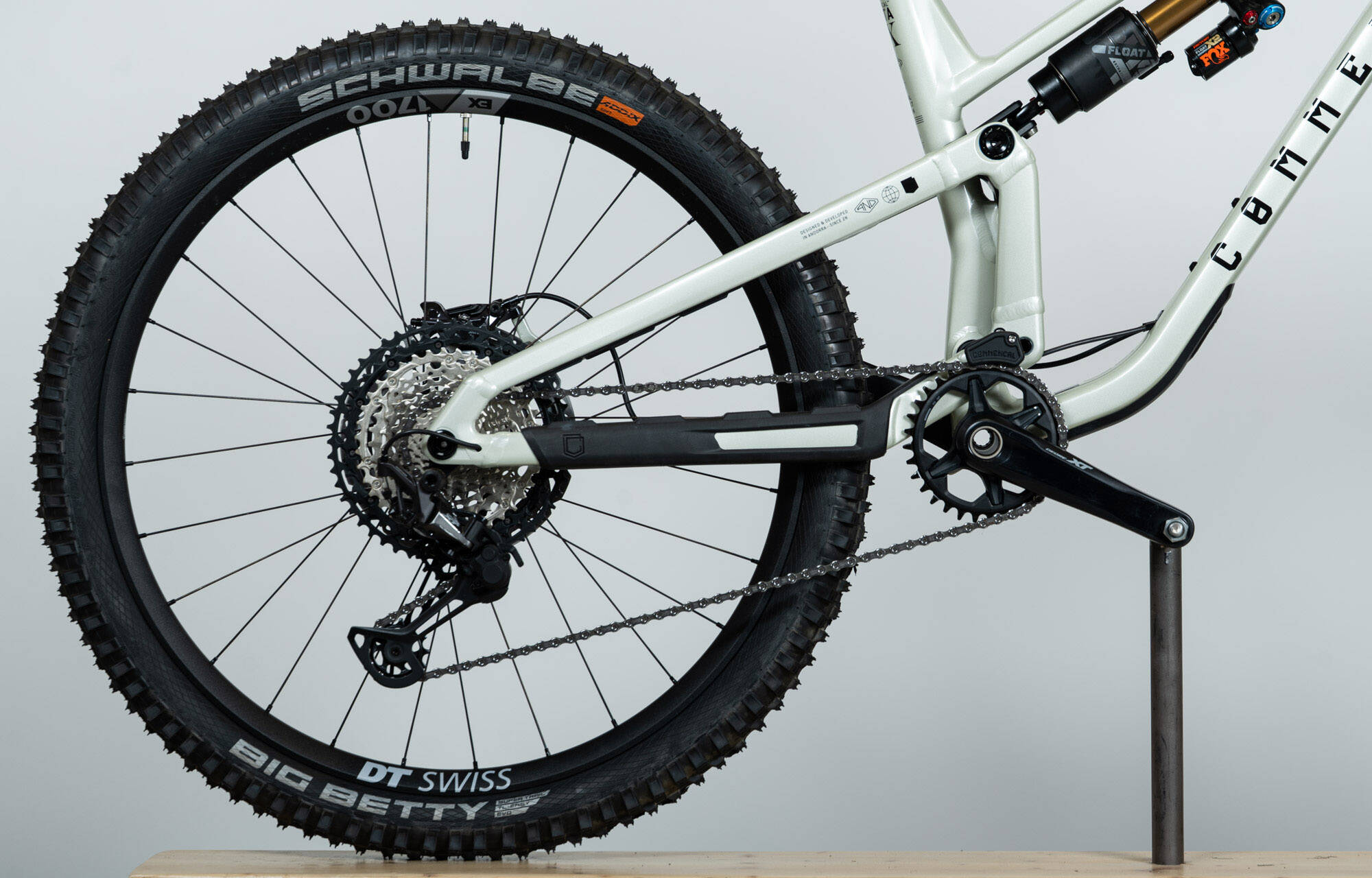 COMMENCAL META SX V5 SIGNATURE CLEAR SILVER - L (23131903) image large number 0