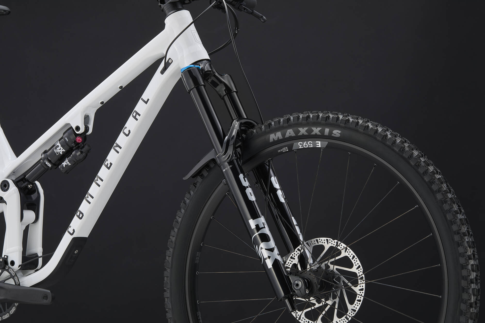 COMMENCAL META V5 ESSENTIAL PURE WHITE 2027 image large number 6