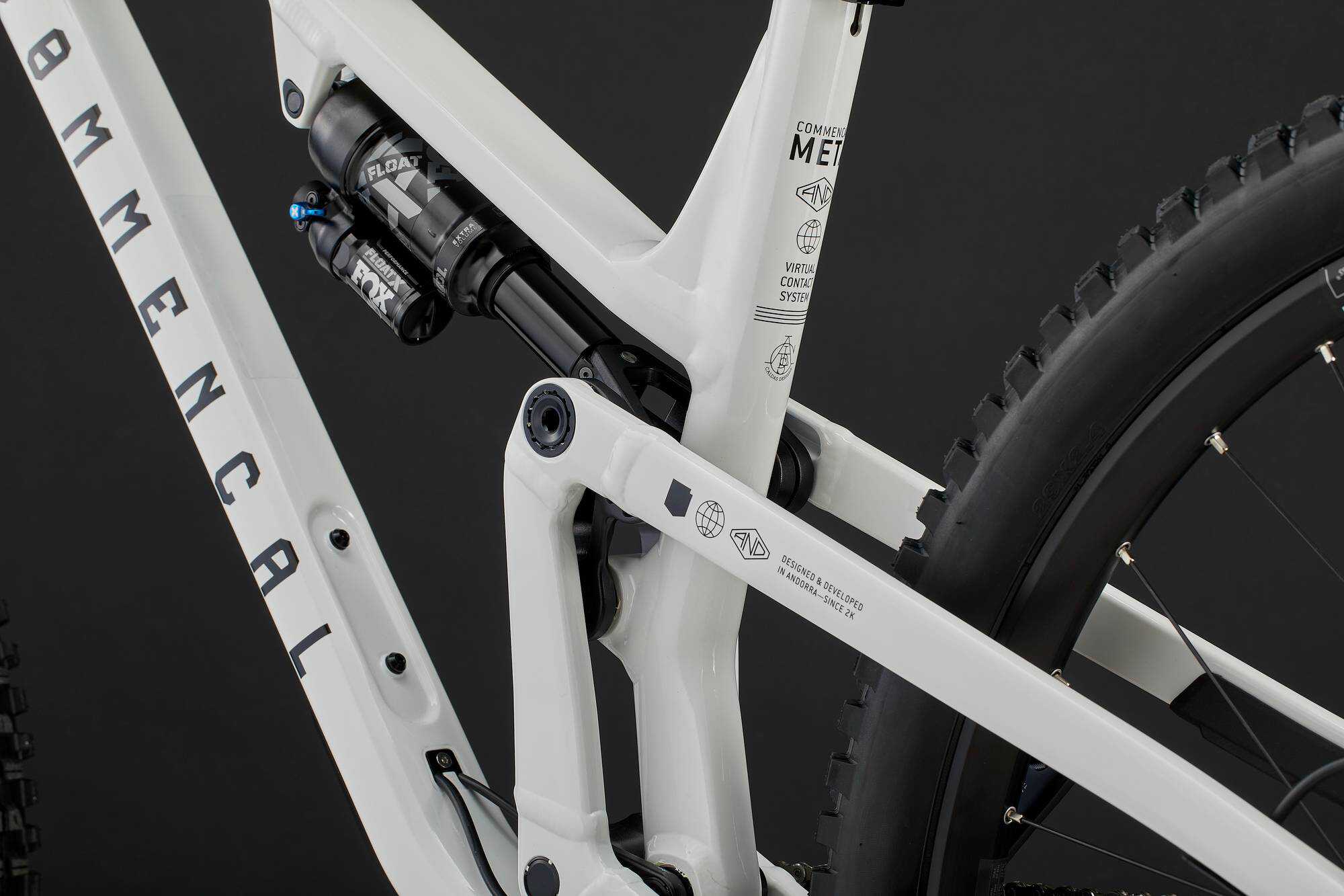 COMMENCAL META V5 ESSENTIAL PURE WHITE image large number 7