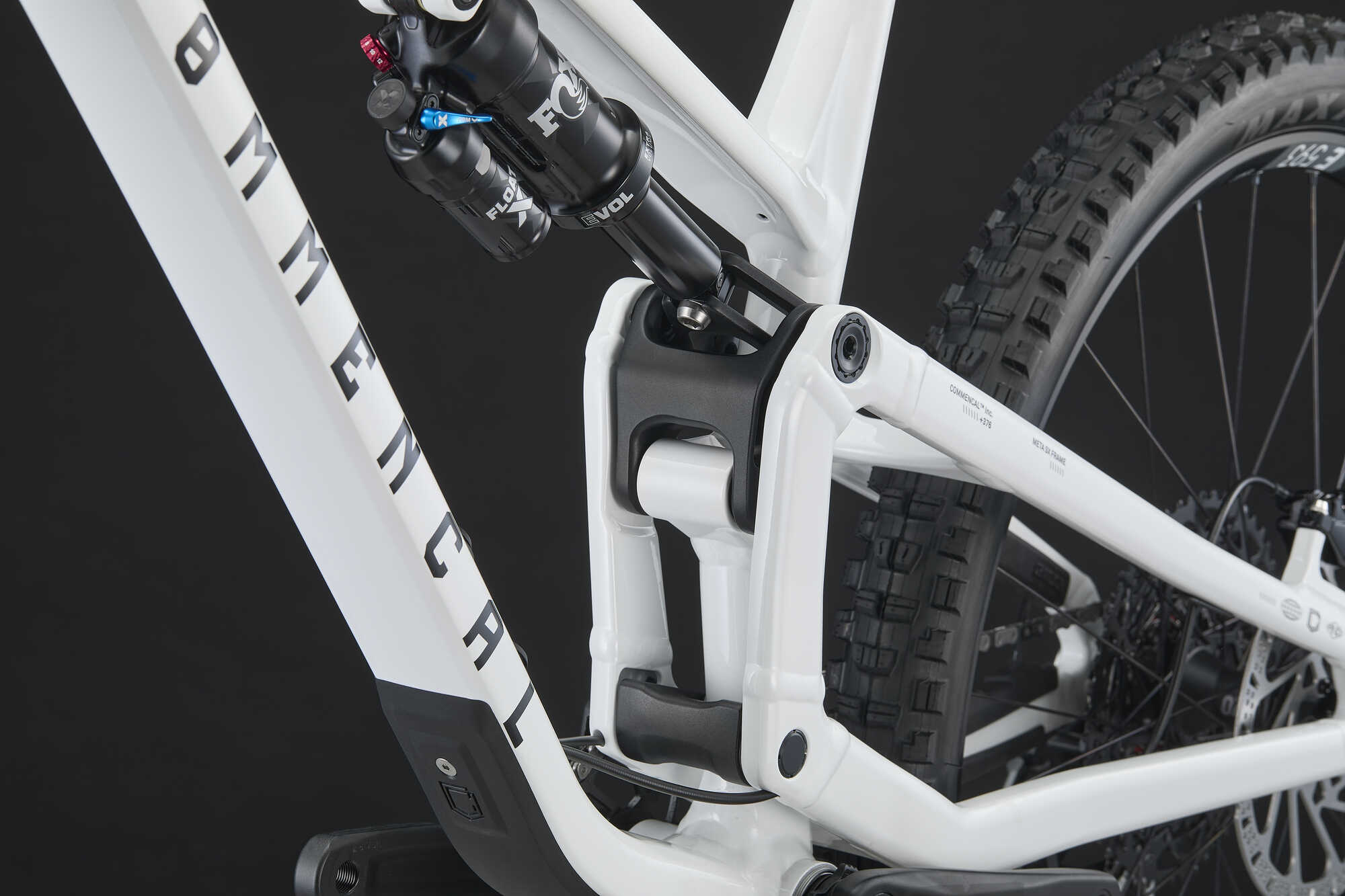 COMMENCAL META SX V5 ESSENTIAL PURE WHITE 2027 image large number 8