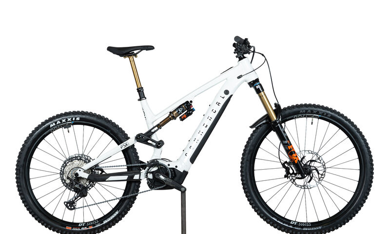 COMMENCAL META POWER SX BOSCH SIGNATURE PURE WHITE - L (22181903) 2251 km