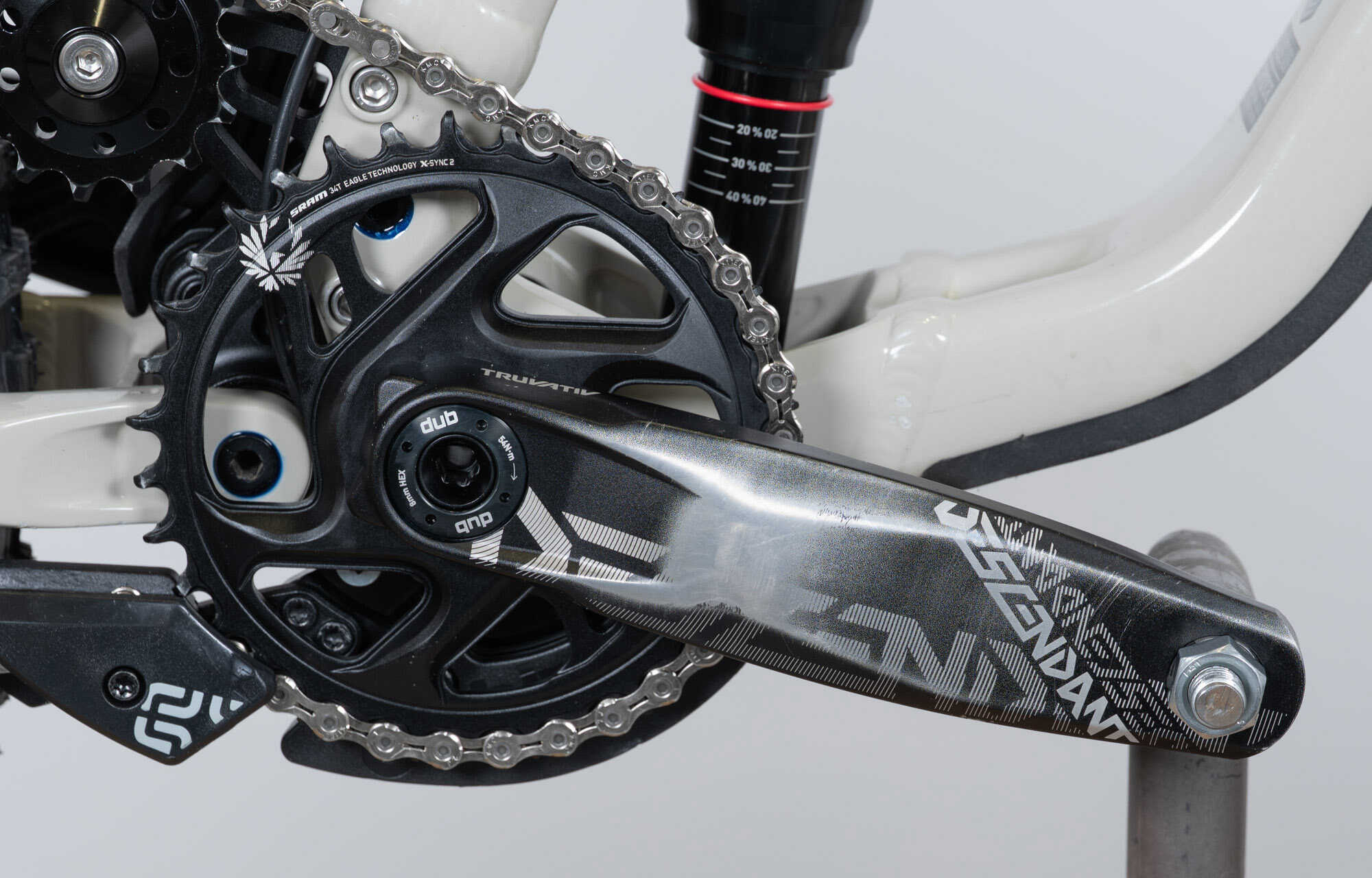 COMMENCAL SUPREME DH V5 RIDE CHALK - L (23150003) image large number 6