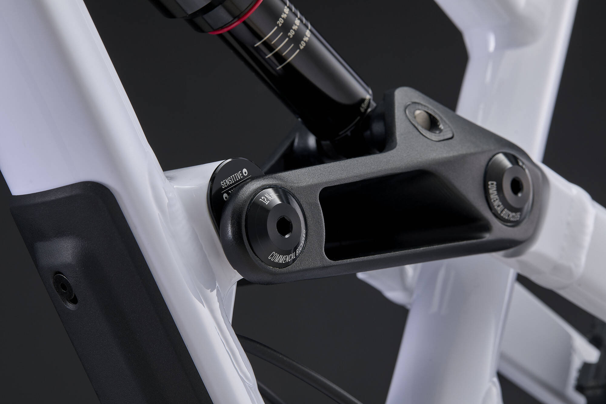 COMMENCAL CLASH MARZO PURE WHITE 2027 image large number 9