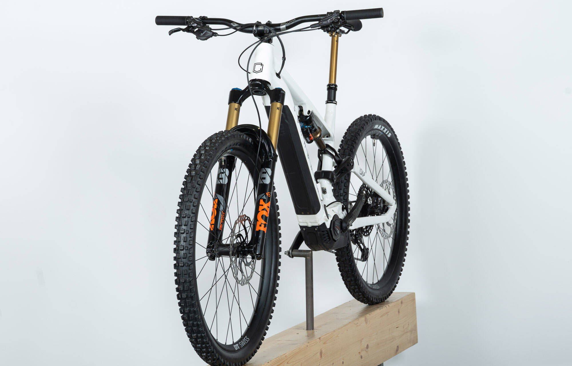 COMMENCAL META POWER SX BOSCH SIGNATURE PURE WHITE - L (22181903) 2251 km image large number 4