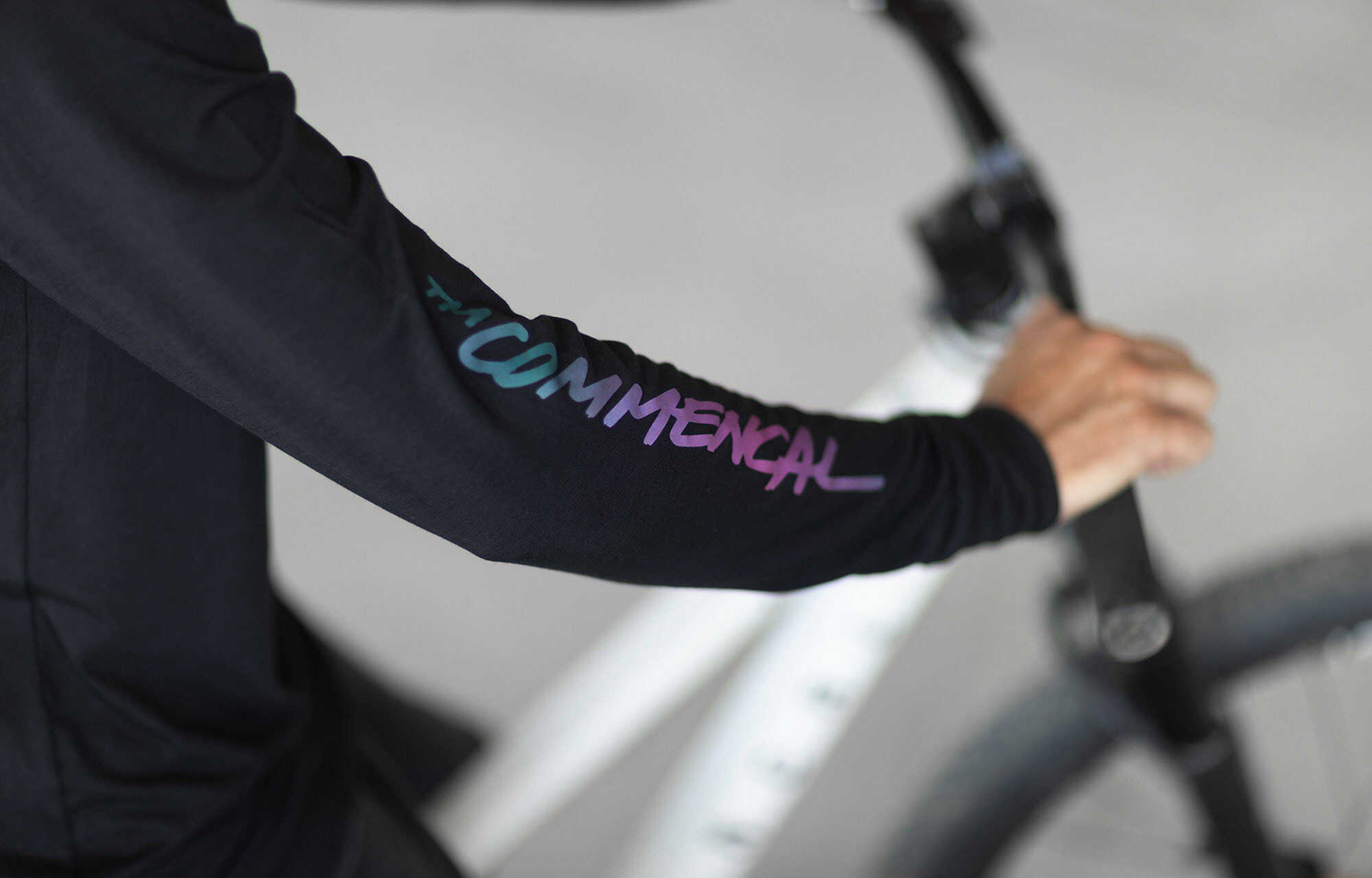 MAGLIA COMMENCAL SOFTECH MANICHE LUNGHE BLACK NEON image large number 3