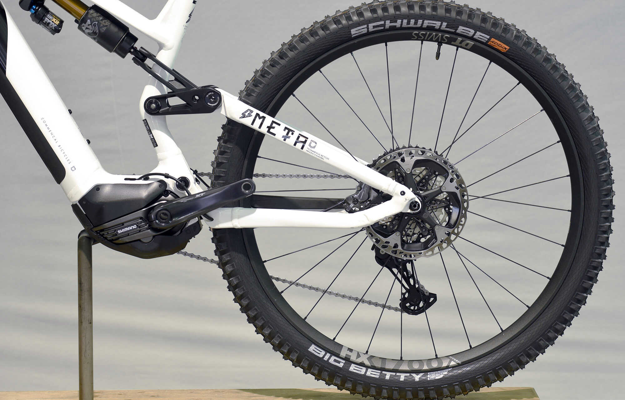 COMMENCAL META POWER AM SHIMANO SIGNATURE BLACK & WHITE - L (21180703) 1628 km image large number 5