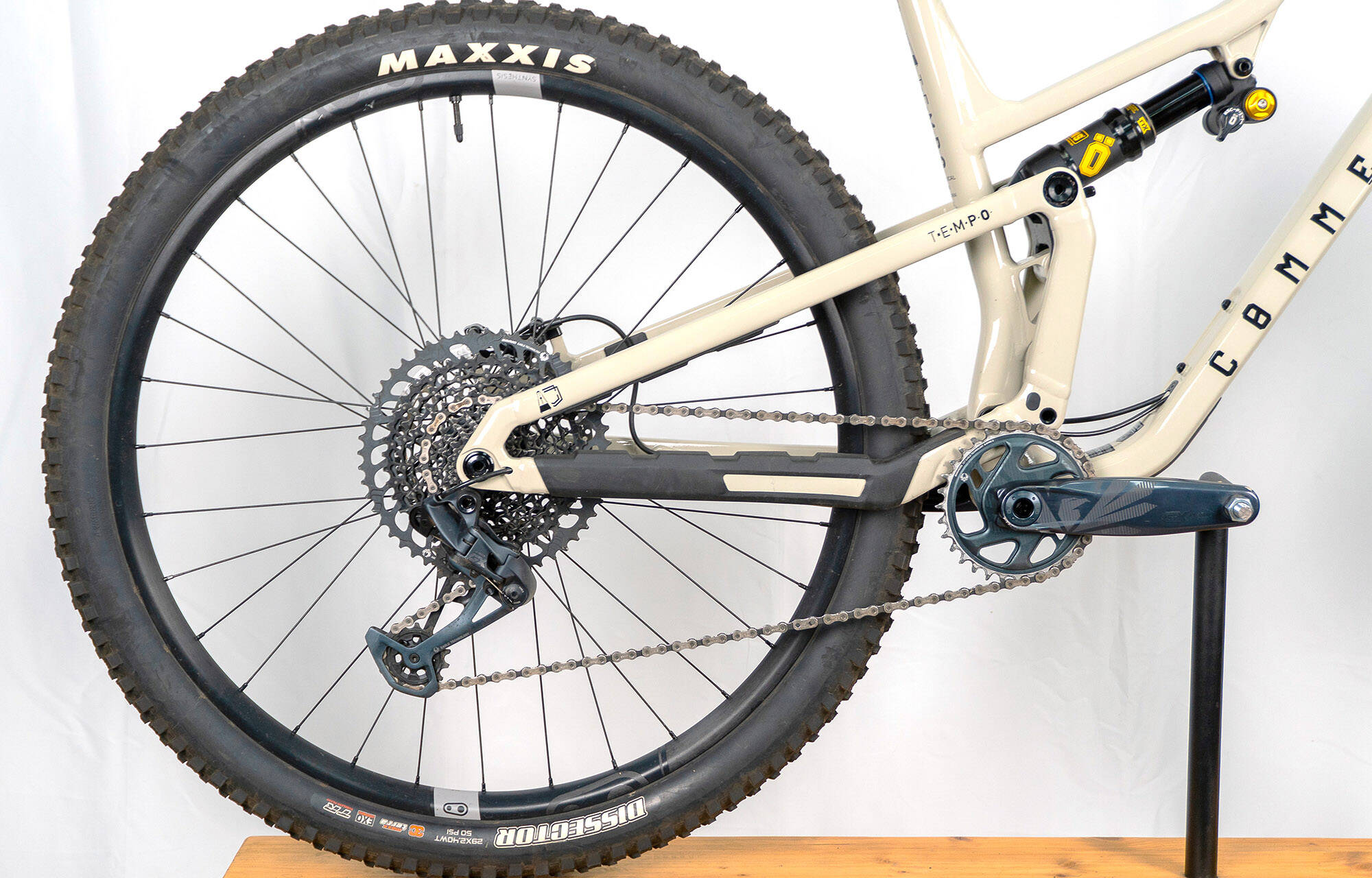 COMMENCAL T.E.M.P.O. OHLINS EDITION CHALK - L (22123903) image large number 0