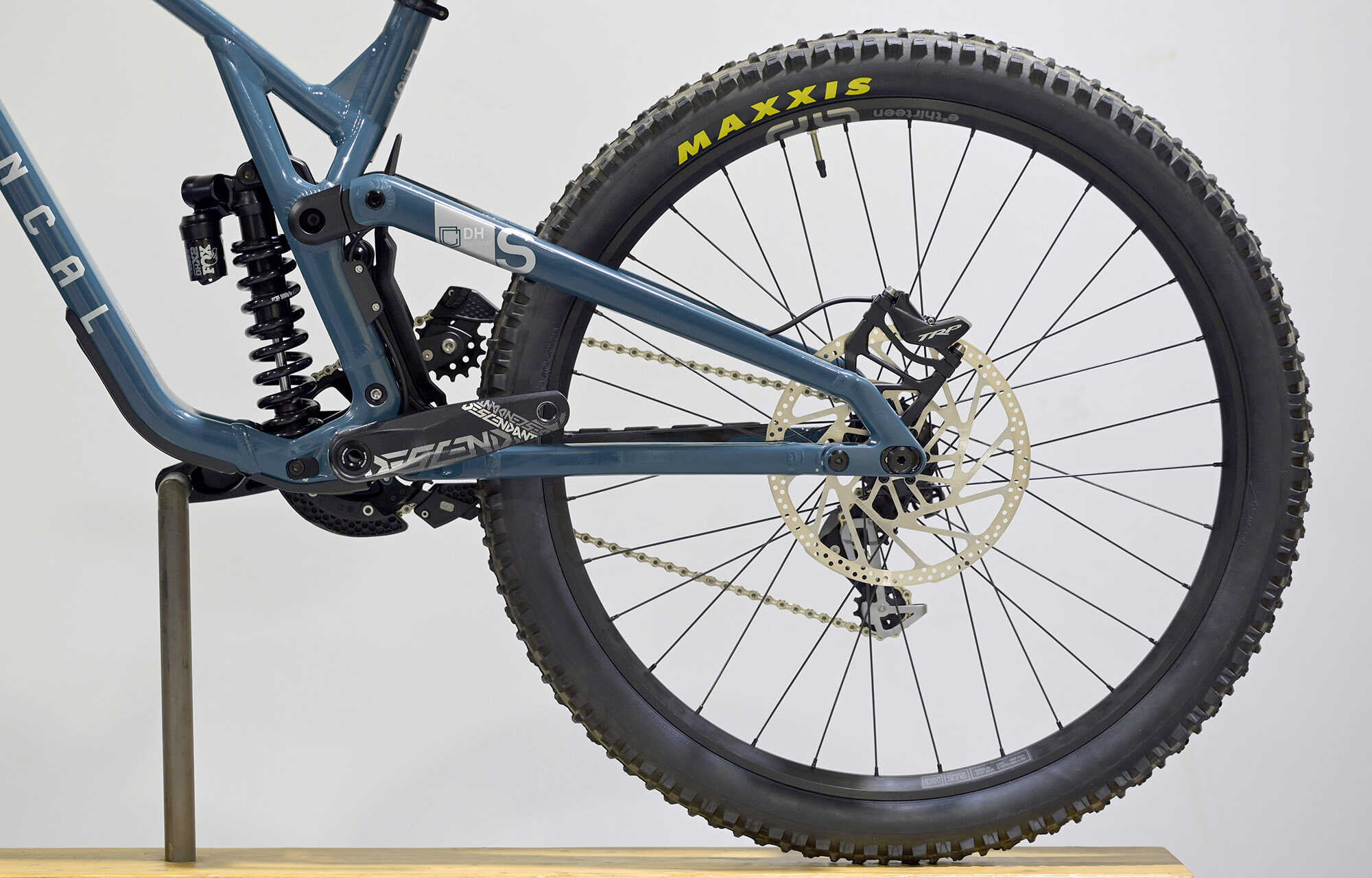 COMMENCAL SUPREME DH V5 ESSENTIAL AQUA BLUE - L (23150103) image large number 3