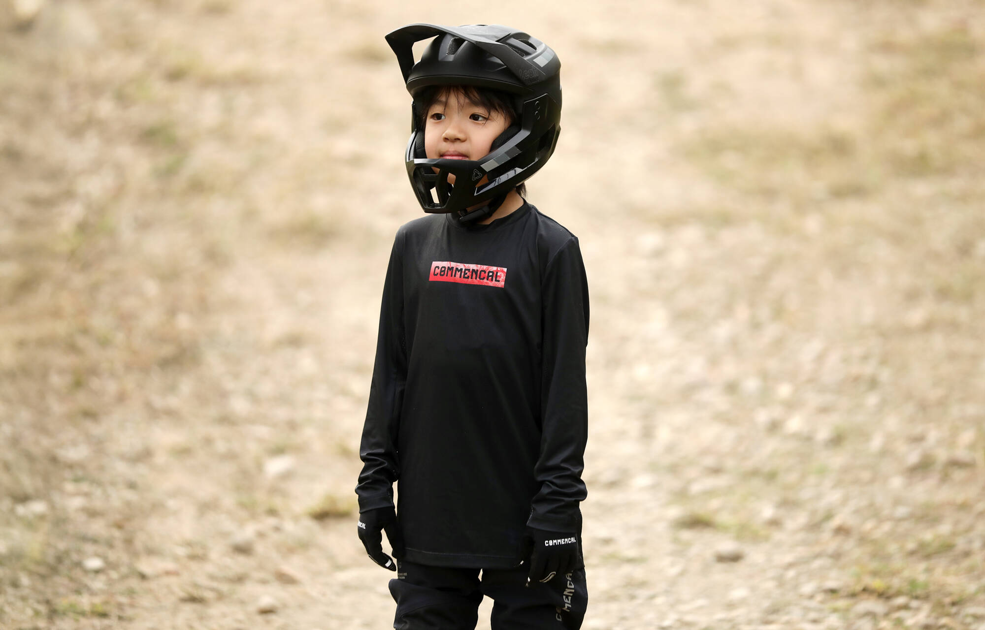 MAILLOT COMMENCAL LIGHTECH MANGA LARGA KIDS CORPORATE BLACK image large number 4