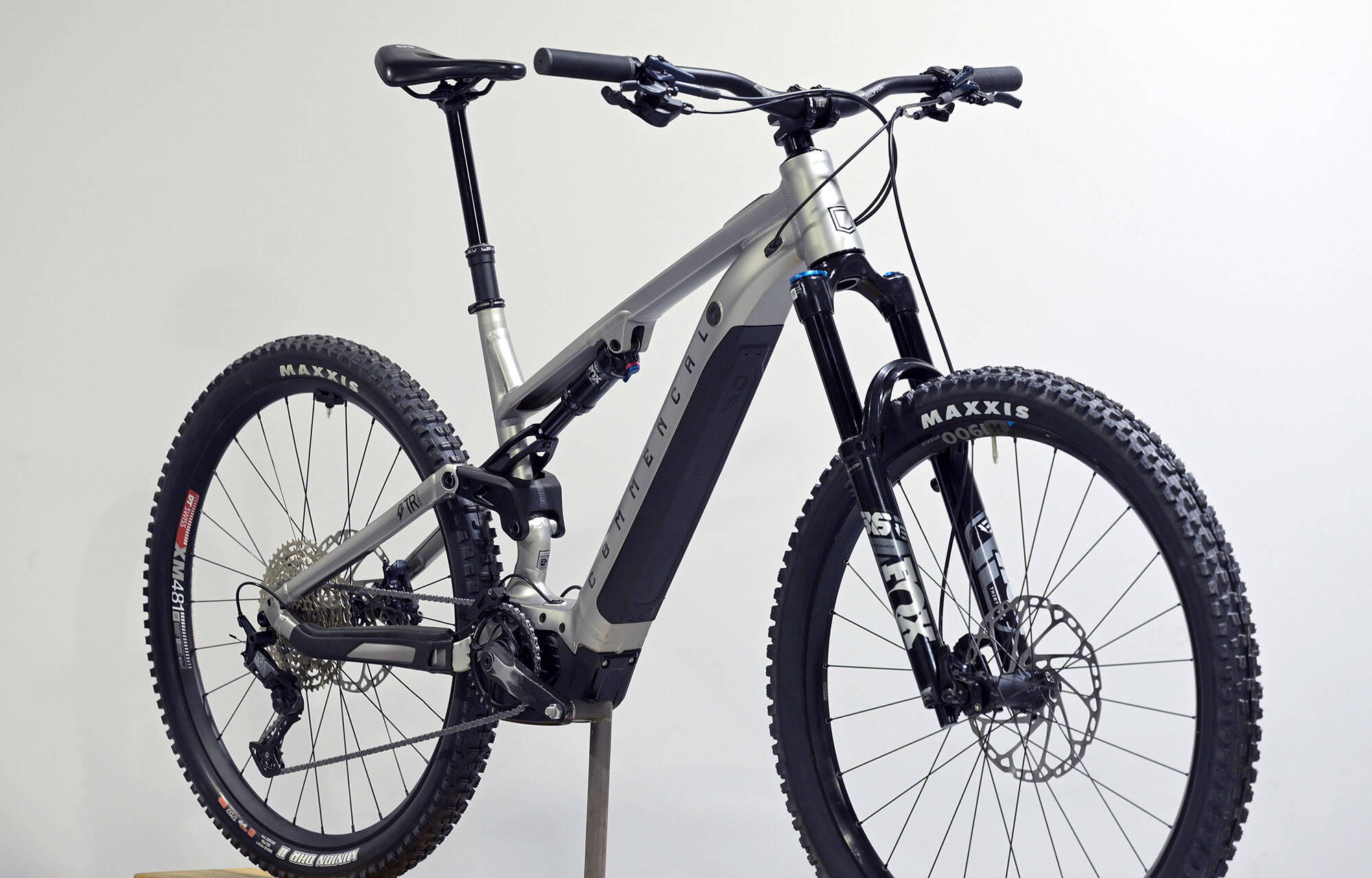 COMMENCAL META POWER TR BOSCH ESSENTIAL SILVER - XL (22180204) 1476 km image large number 2