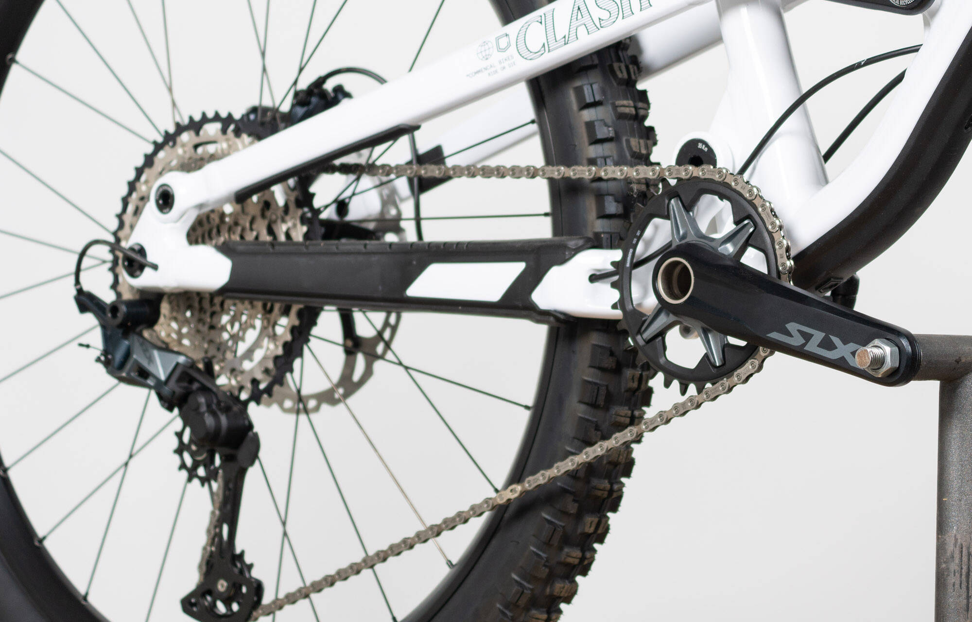 COMMENCAL CLASH ESSENTIAL PURE WHITE 2026 image large number 3