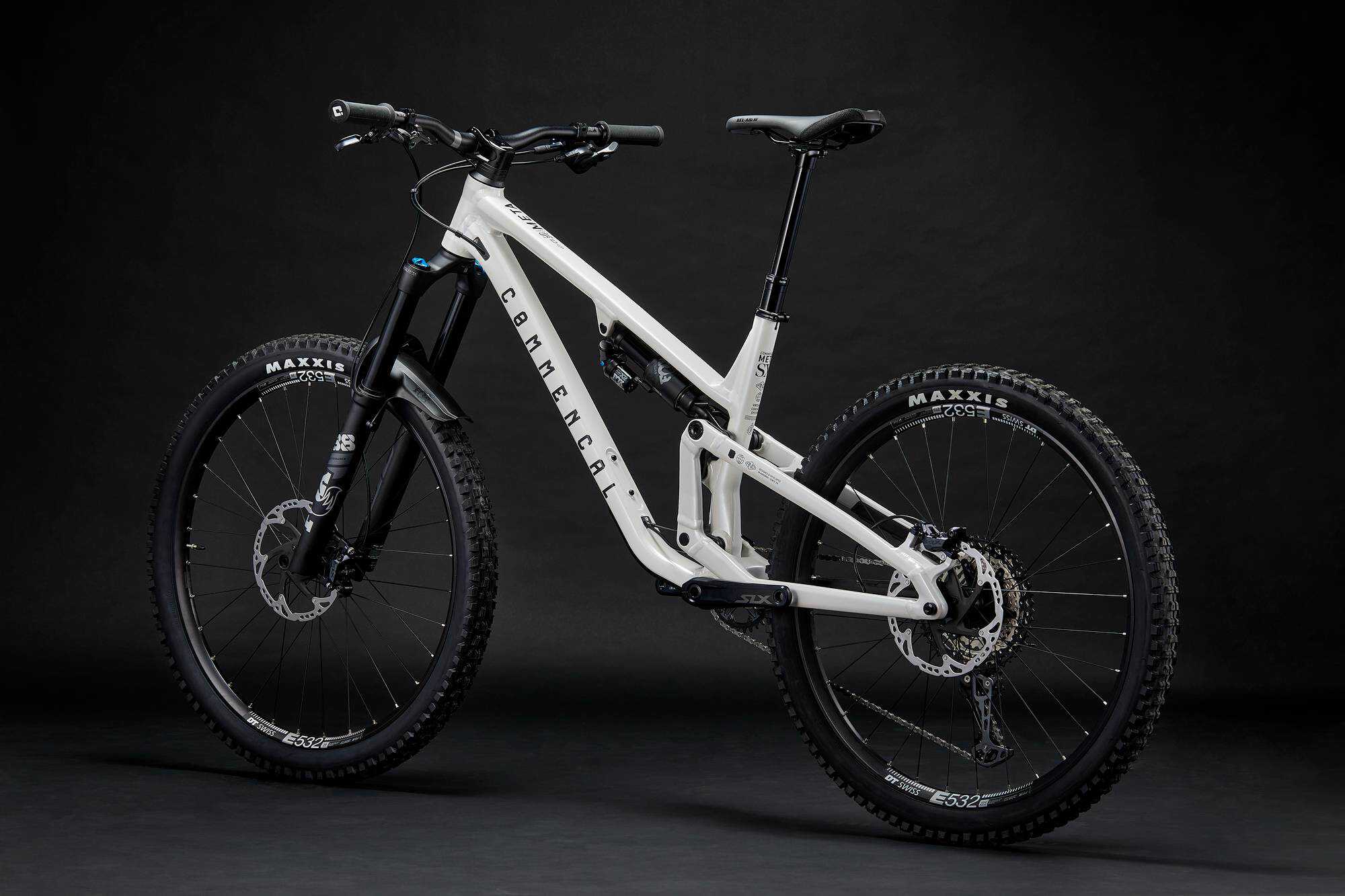 COMMENCAL META SX V5 ESSENTIAL CLEAR SILVER image large number 2