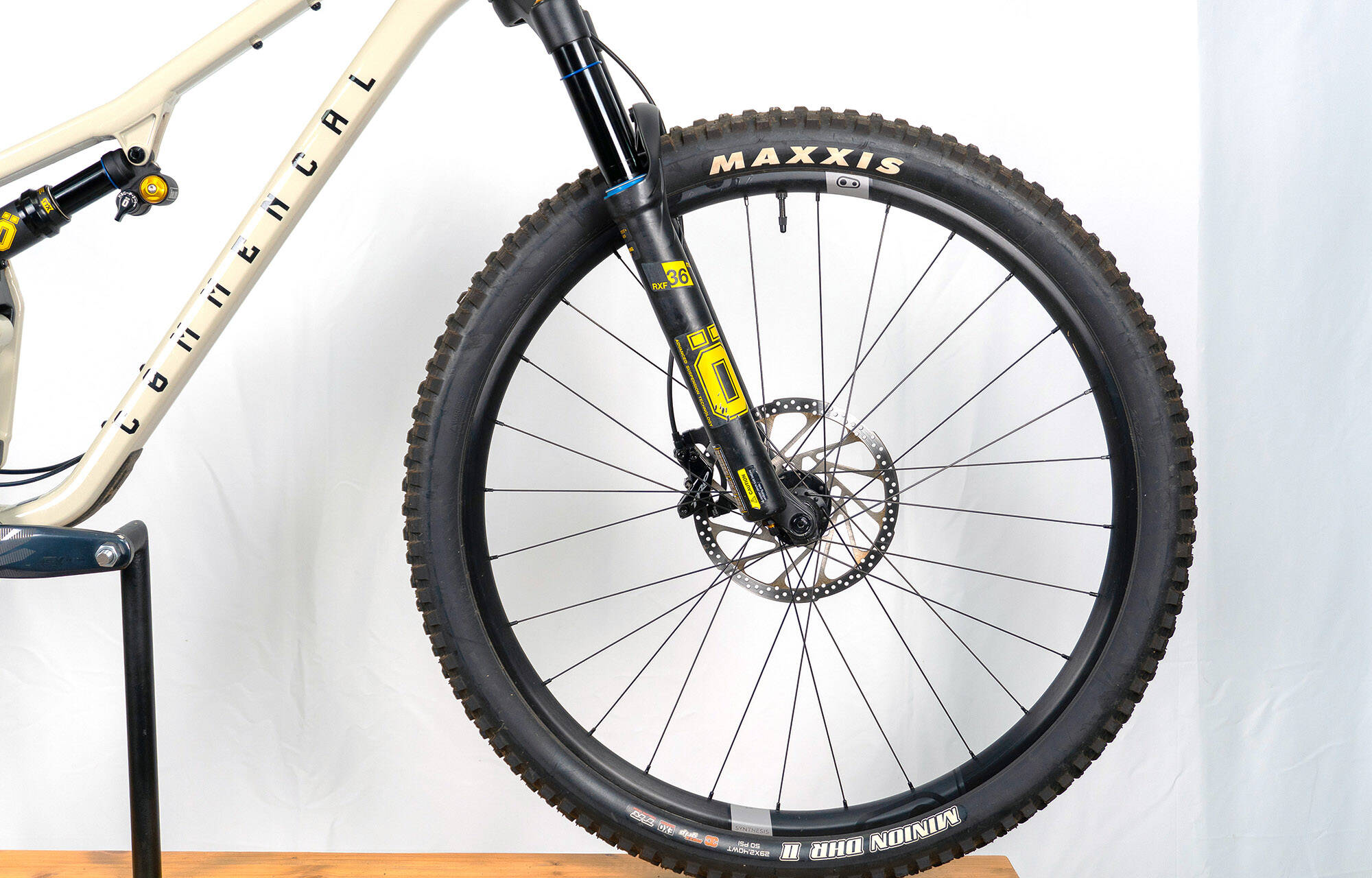 COMMENCAL T.E.M.P.O. OHLINS EDITION CHALK - L (22123903) image large number 3