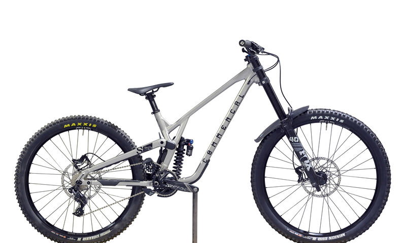 COMMENCAL SUPREME DH V5 ESSENTIAL SILVER - M (23150902)