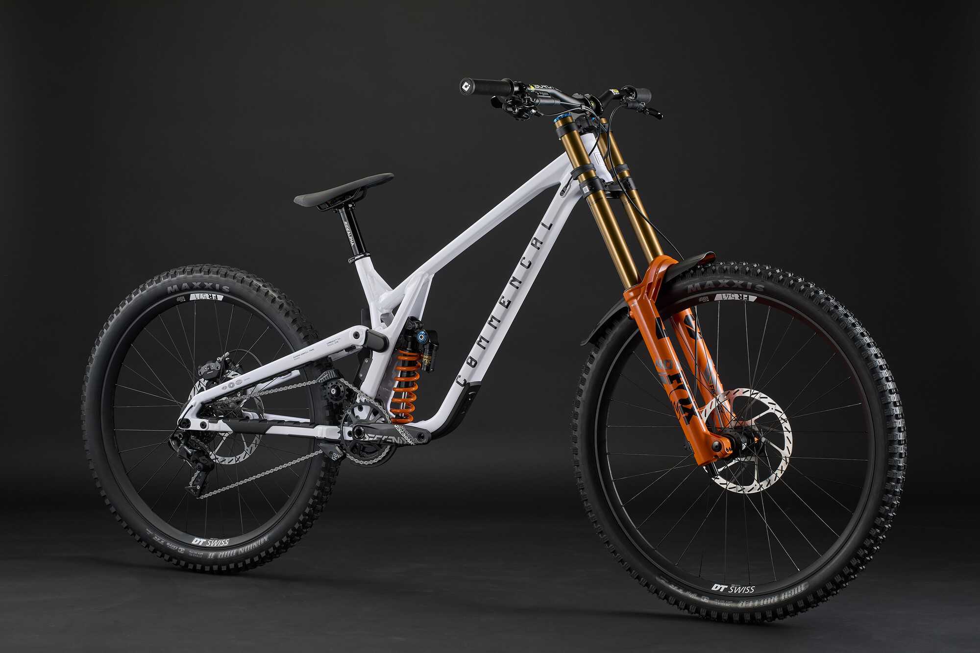 COMMENCAL SUPREME DH V5 SIGNATURE PURE WHITE 2026 image large number 1