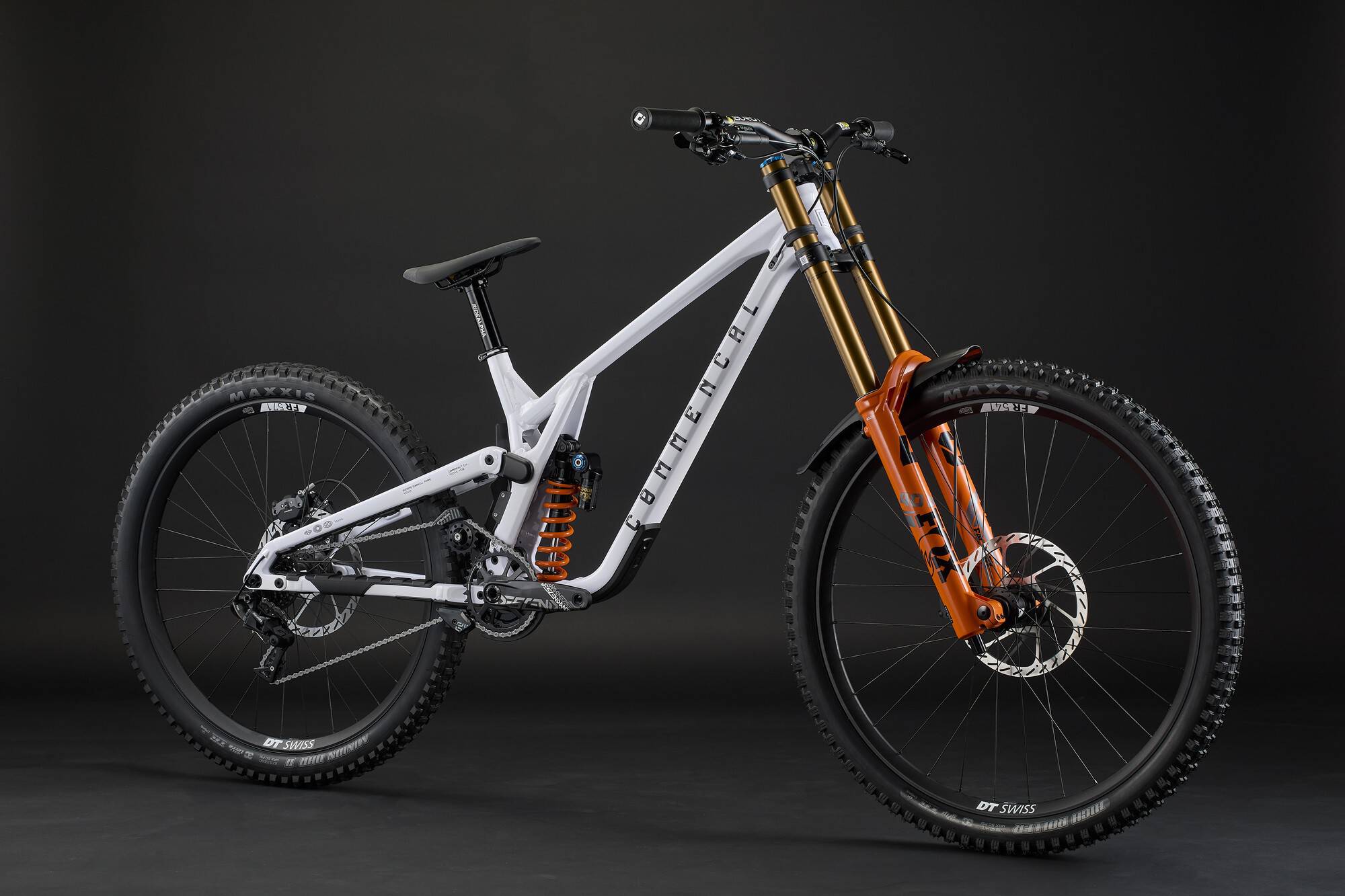 COMMENCAL SUPREME DH V5 SIGNATURE PURE WHITE 2026 image large number 1