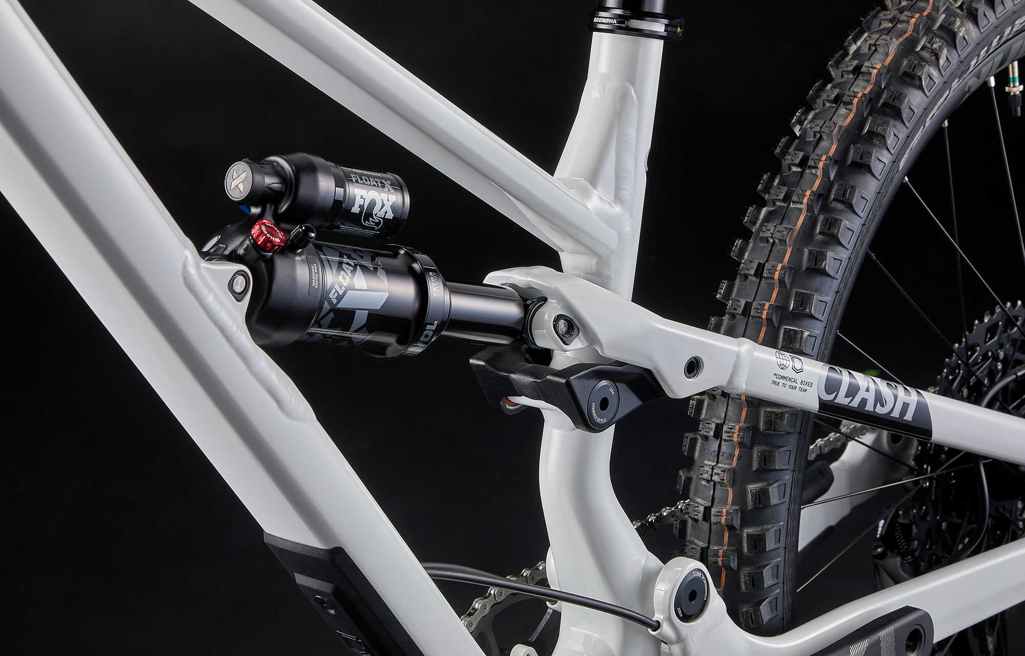 COMMENCAL CLASH XS PURE WHITE image large number 4