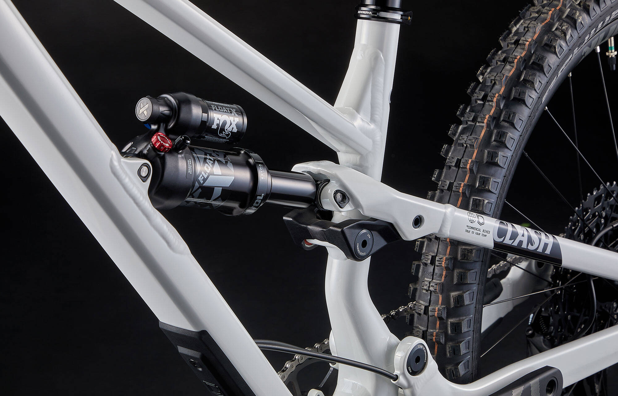 COMMENCAL CLASH XS PURE WHITE image large number 4