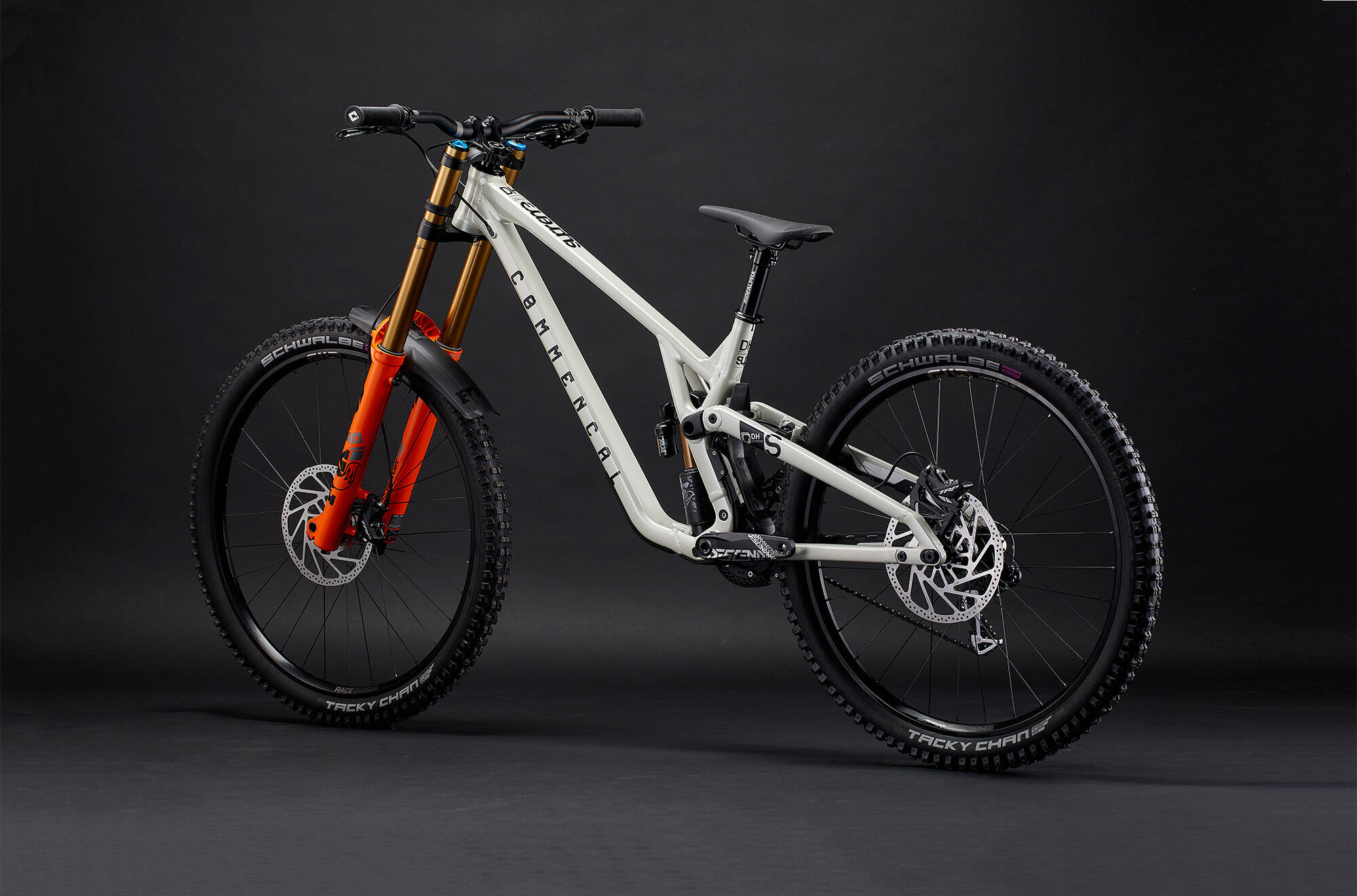 COMMENCAL SUPREME DH V5 SIGNATURE CLEAR SILVER image large number 2