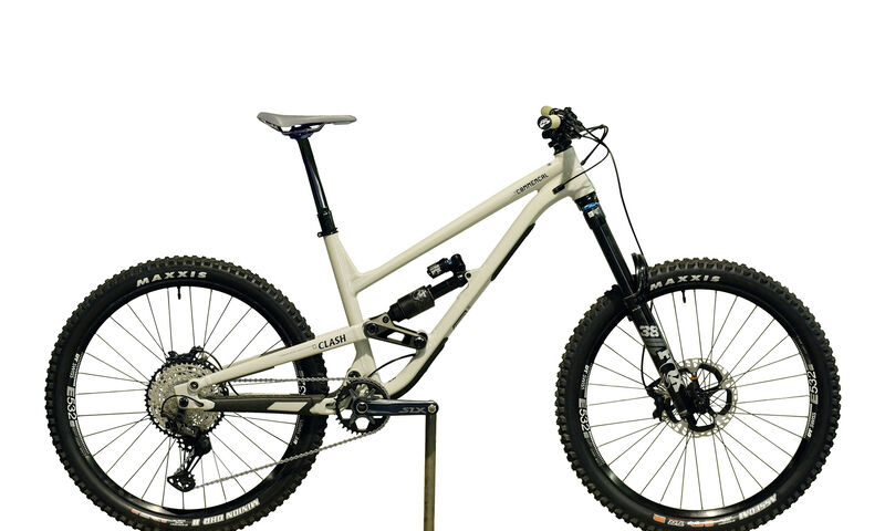 COMMENCAL CLASH ESSENTIAL ASH GREY - L (22132603)