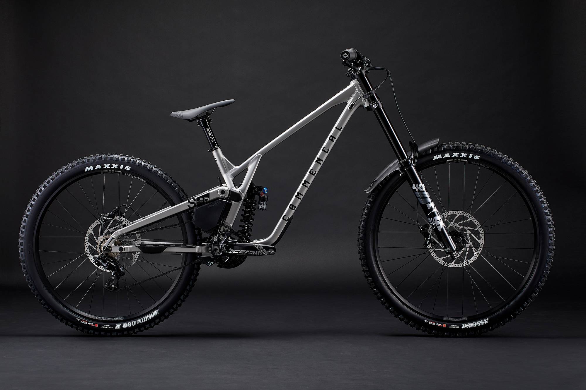 COMMENCAL SUPREME DH V5 ESSENTIAL SILVER image large number 0