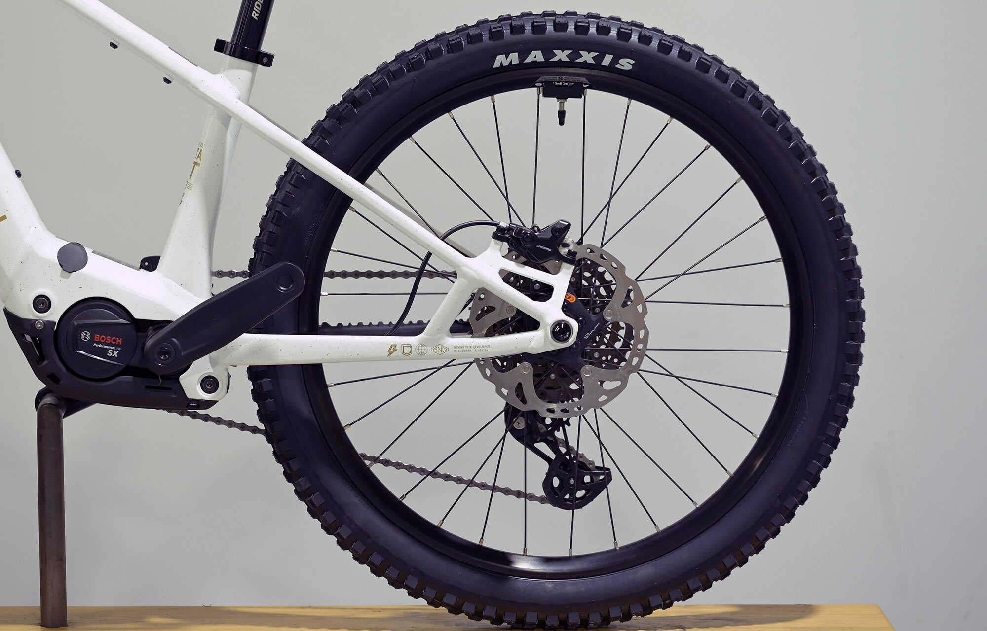 COMMENCAL META HT 24 POWER GLITTERY WHITE - (24173700) 0 km image large number 5