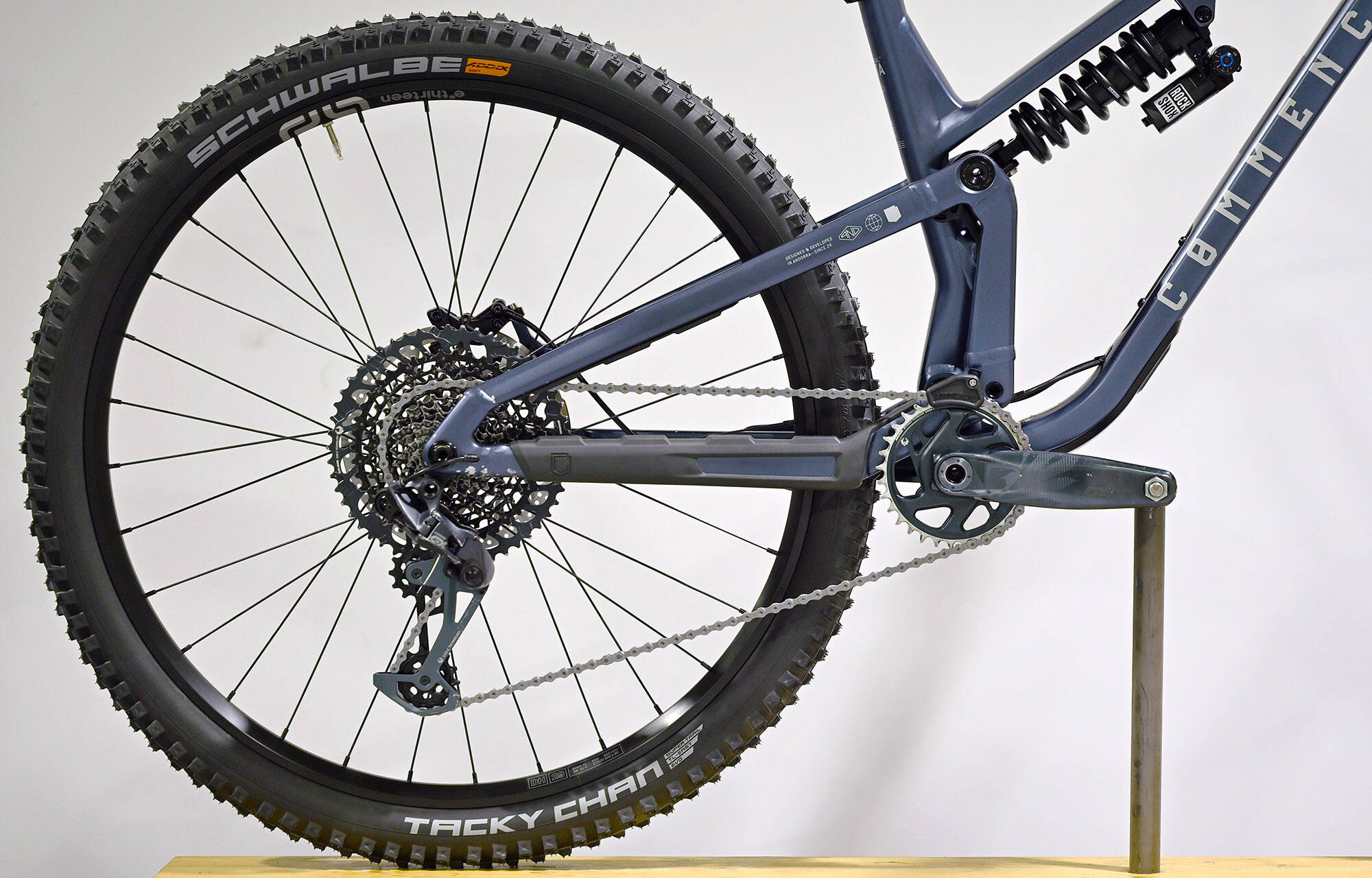 COMMENCAL META V5 RACE SPARKLY BLUE - M (23121302) image large number 0