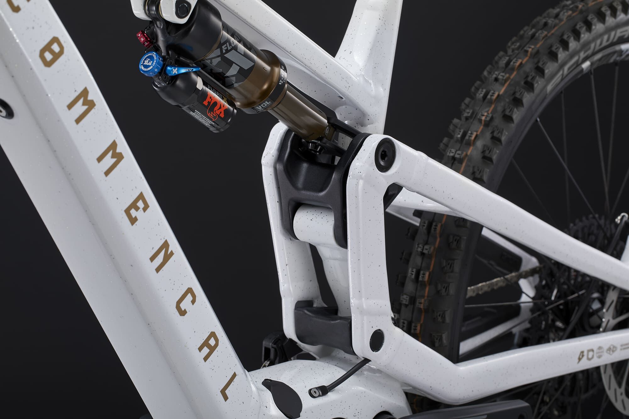 COMMENCAL META POWER SX V5 SIGNATURE GLITTERY WHITE: Downhill