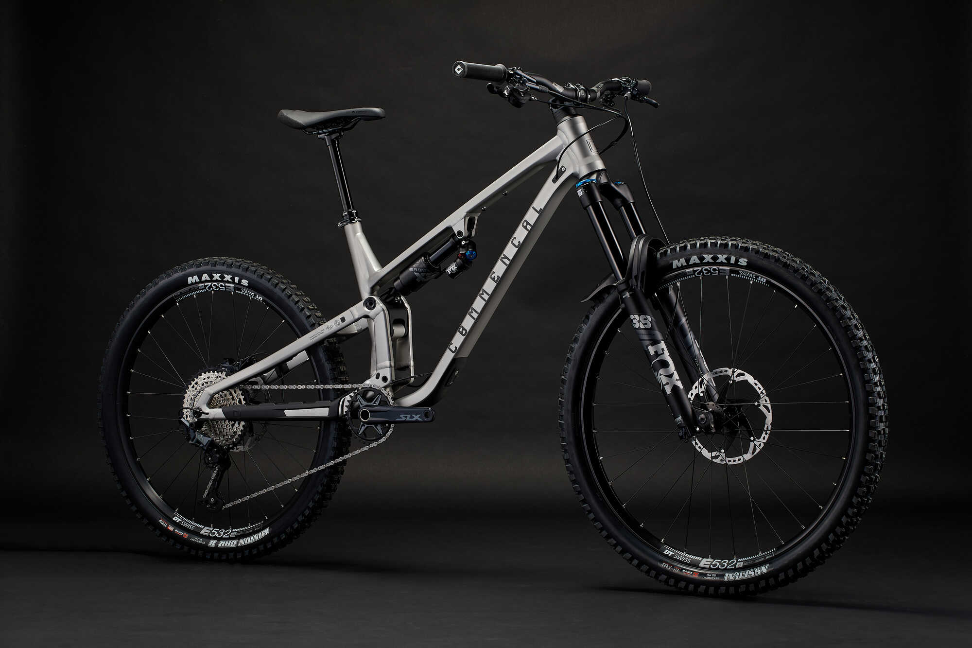 COMMENCAL META SX V5 ESSENTIAL SILVER image large number 1