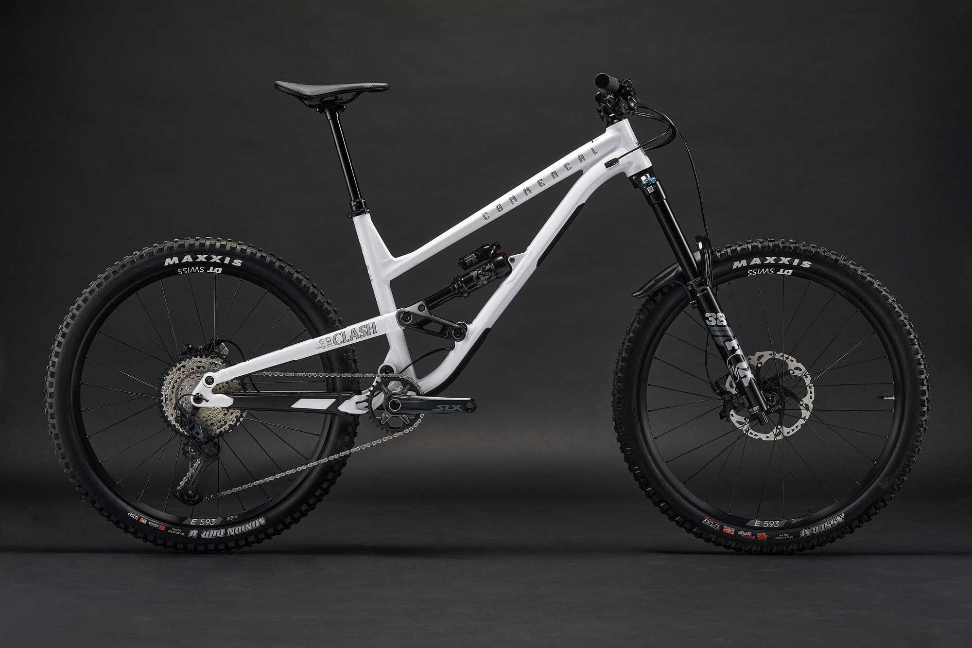 COMMENCAL CLASH ESSENTIAL PURE WHITE 2026 image large number 0