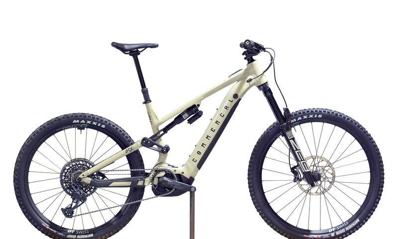 COMMENCAL META POWER SX BOSCH RACE CHALK - L (23181403) 466 km