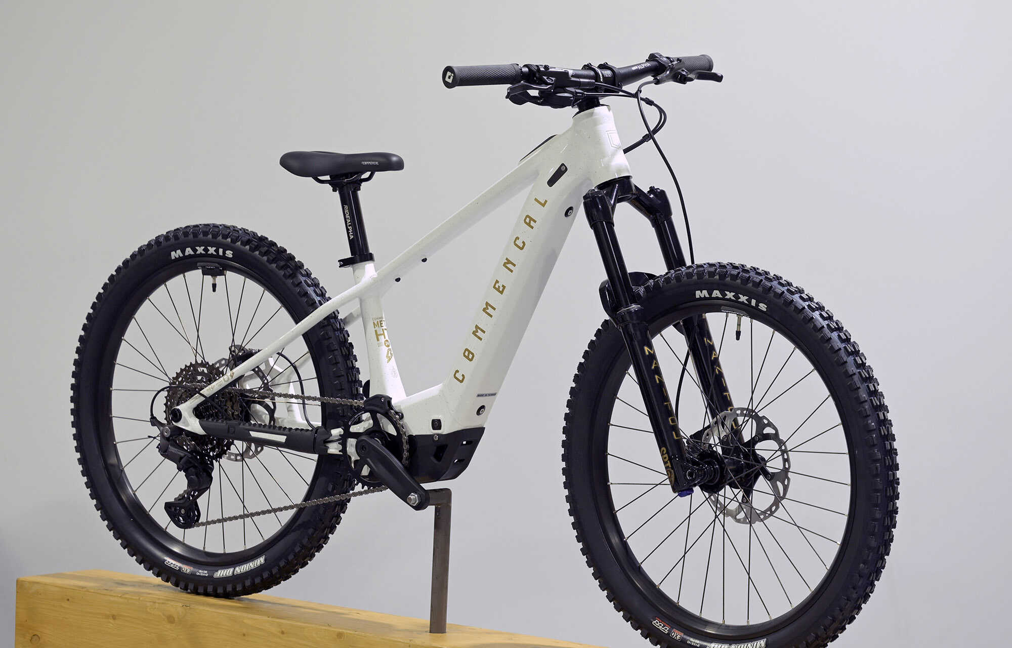 COMMENCAL META HT 24 POWER GLITTERY WHITE - (24173700) 0 km image large number 2