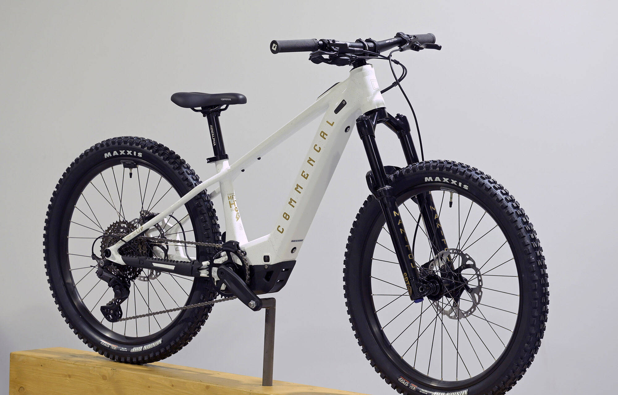 COMMENCAL META HT 24 POWER GLITTERY WHITE - (24173700) 0 km image large number 2