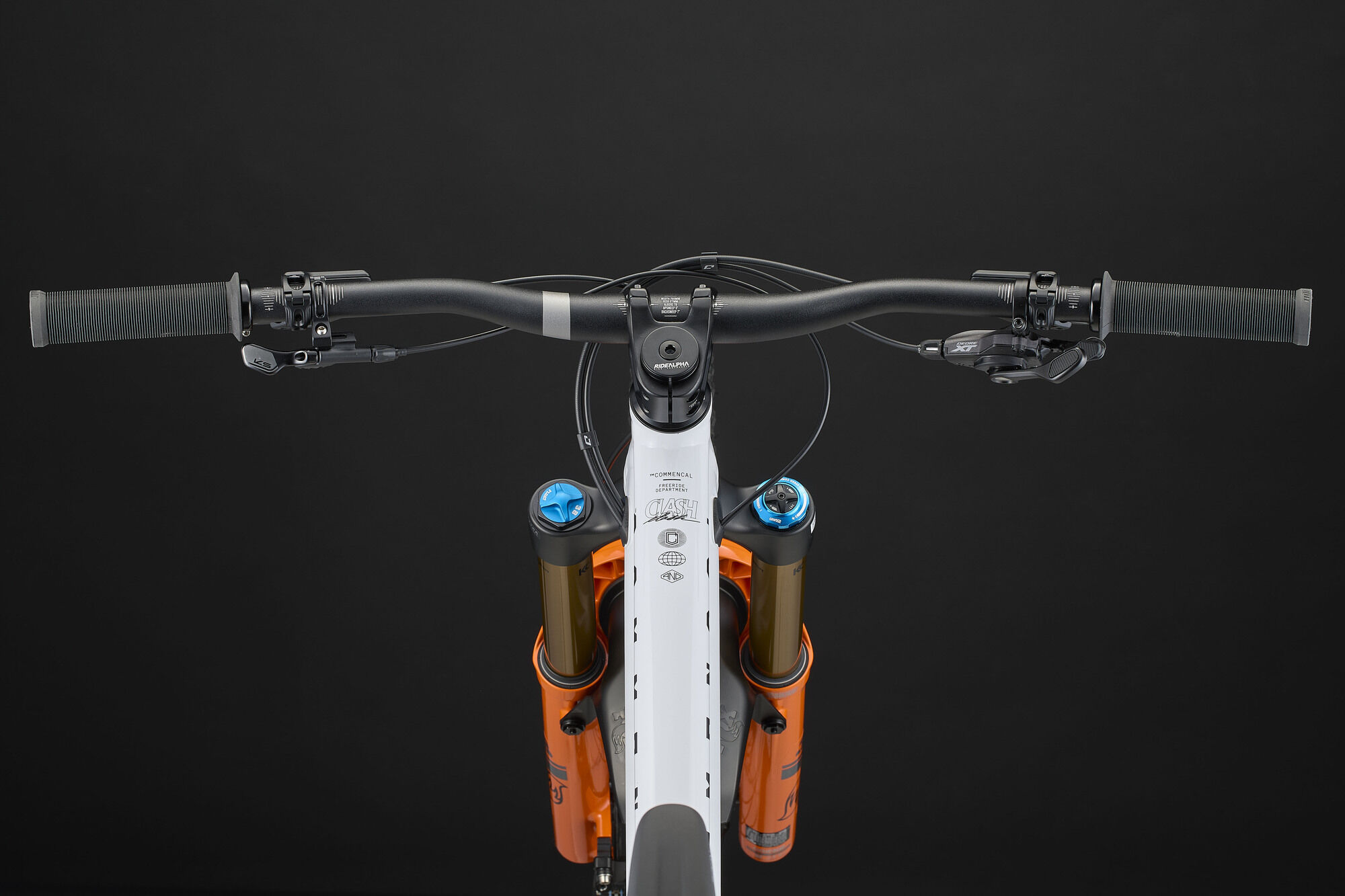 COMMENCAL CLASH SIGNATURE PURE WHITE 2026