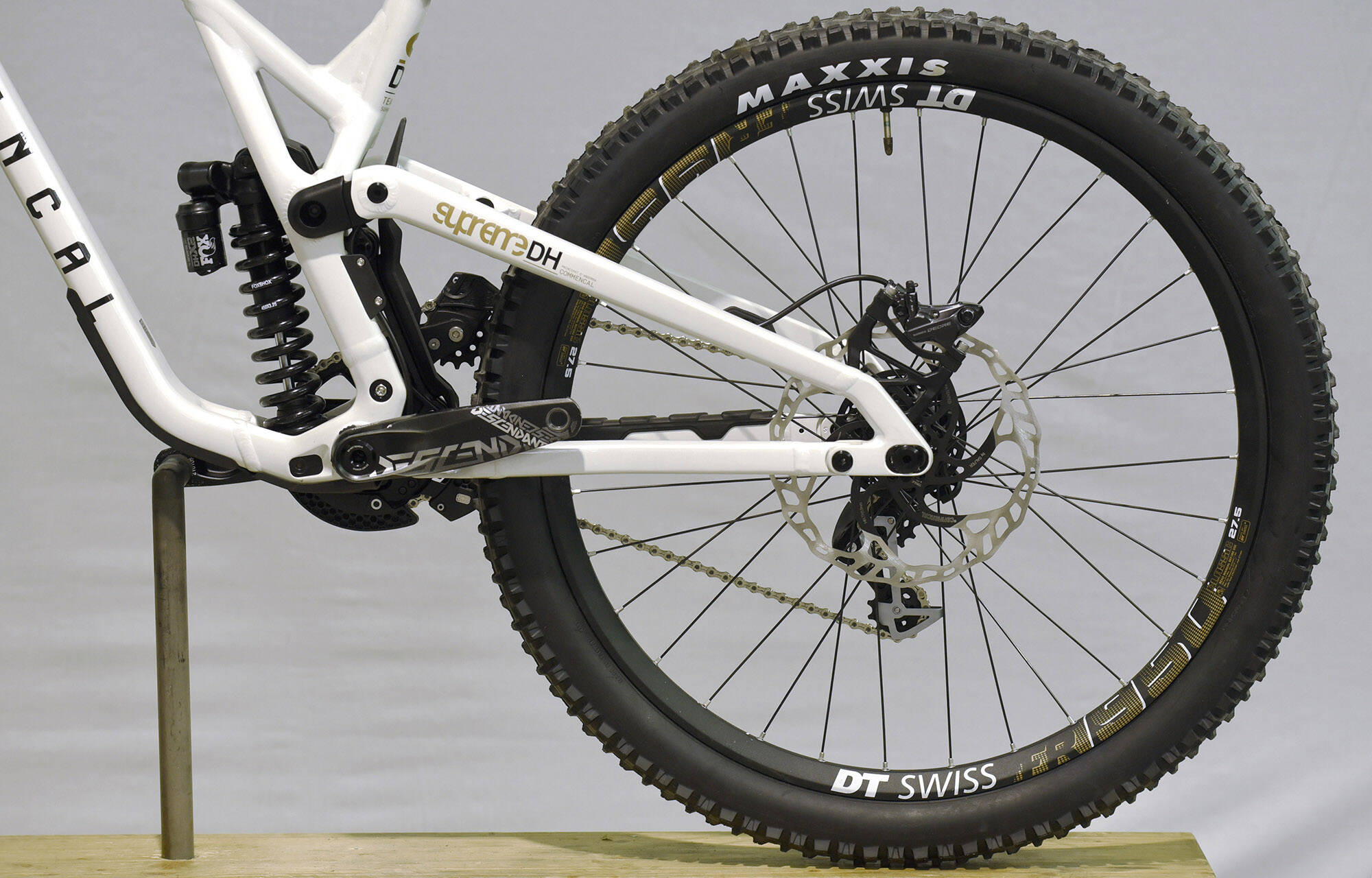 COMMENCAL SUPREME DH V5 ESSENTIAL ALC PURE WHITE - S (23100064) image large number 2