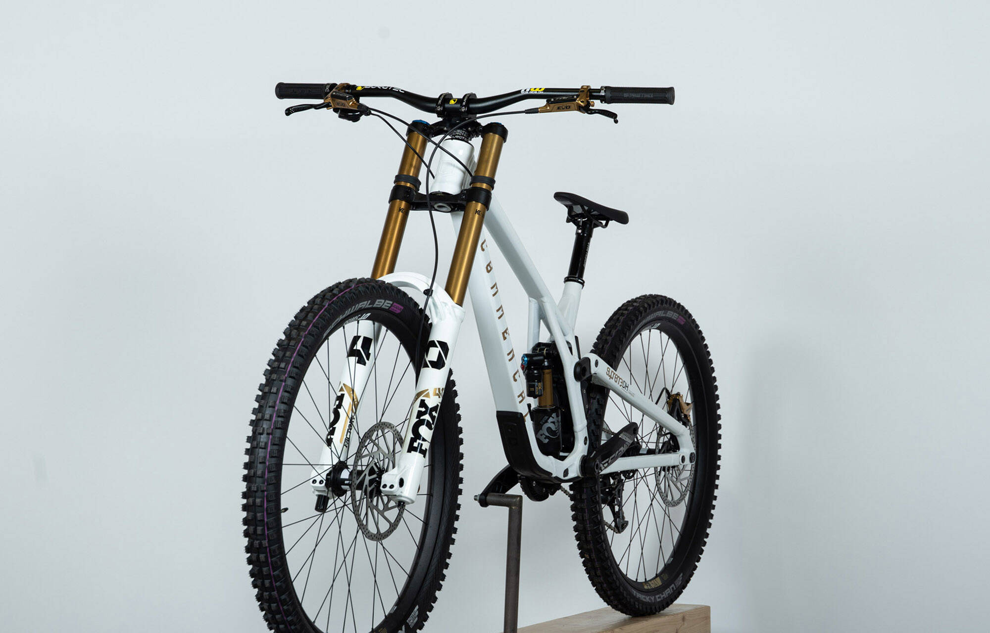 COMMENCAL SUPREME DH V5 SIGNATURE LTD PURE WHITE - L (23151003) image large number 4